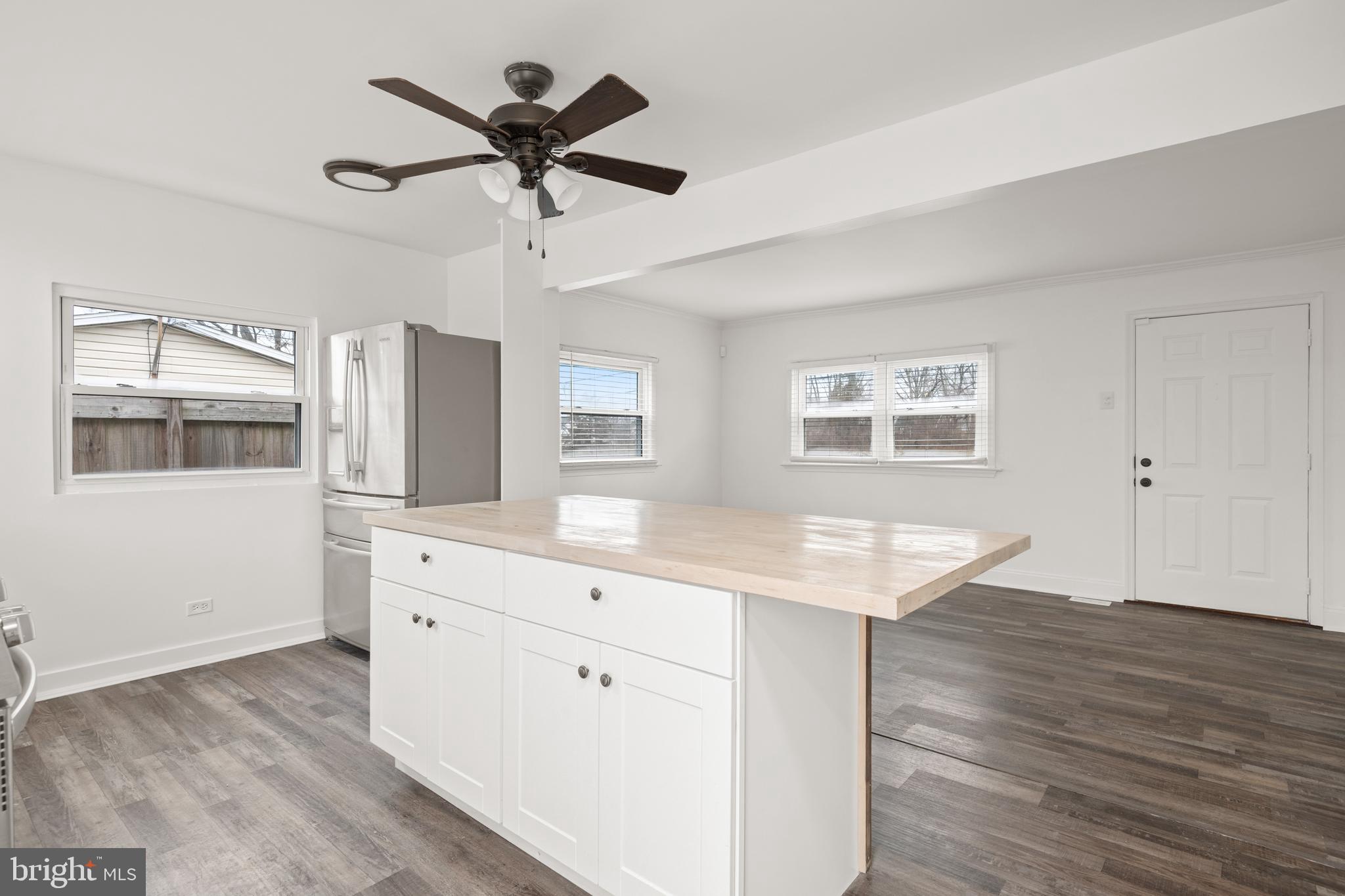 1252 Claire Dr