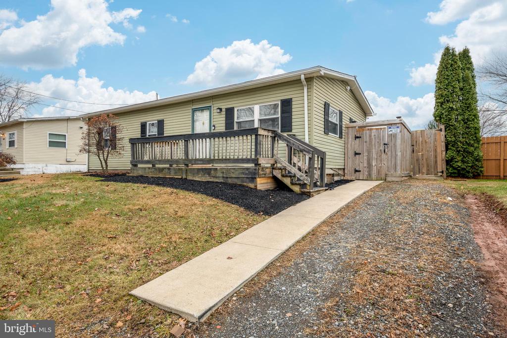 1252 Claire Dr