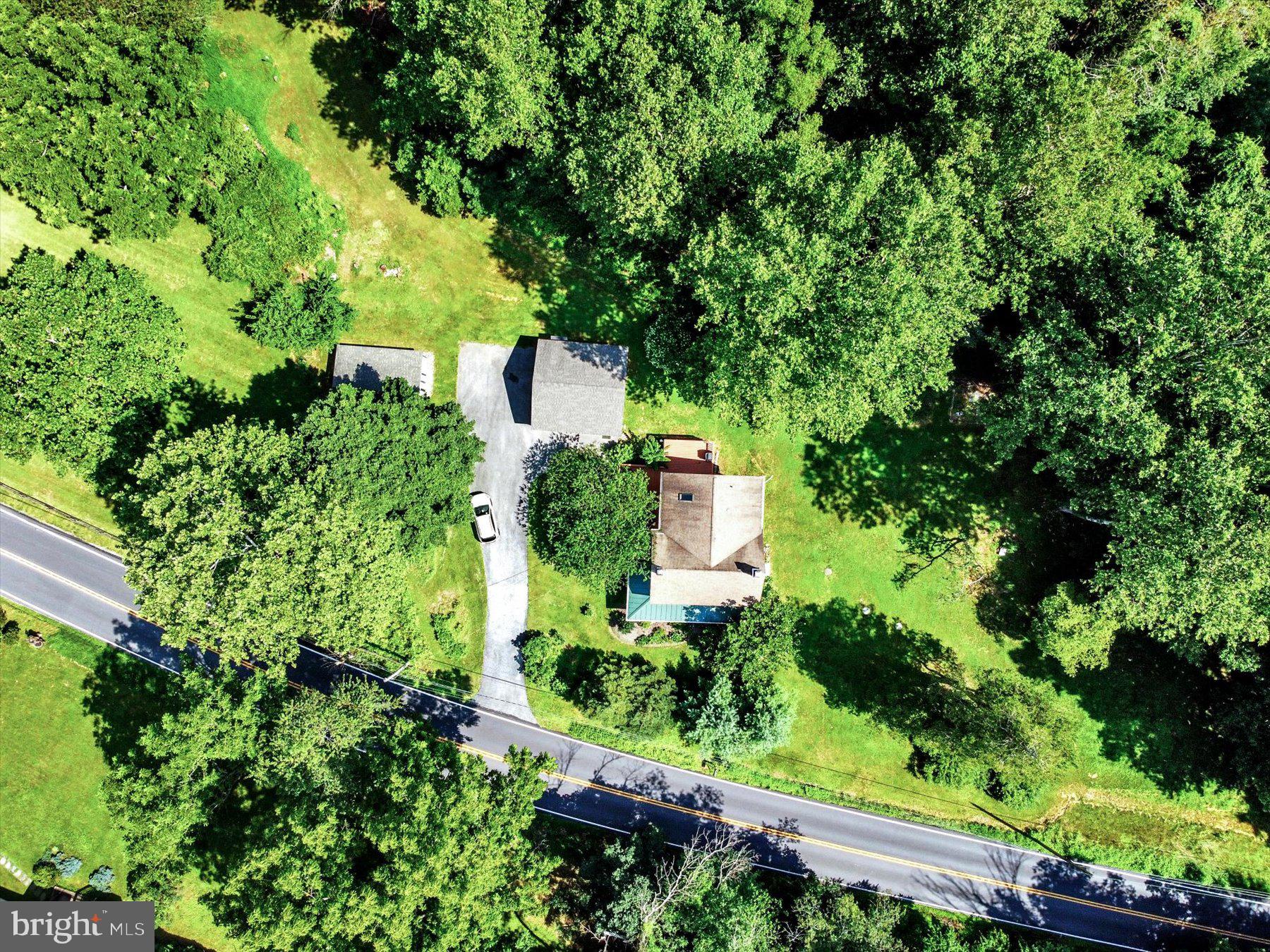 851 Creek Rd