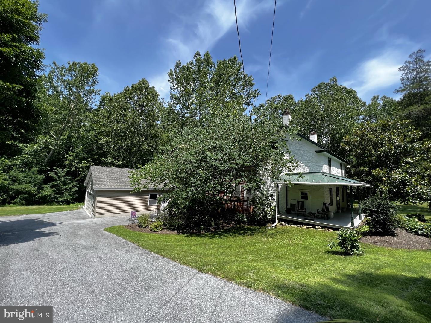 851 Creek Rd