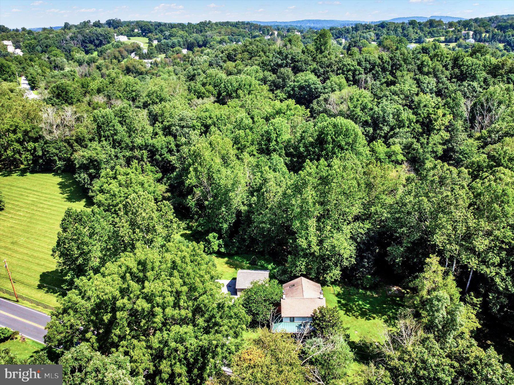 851 Creek Rd