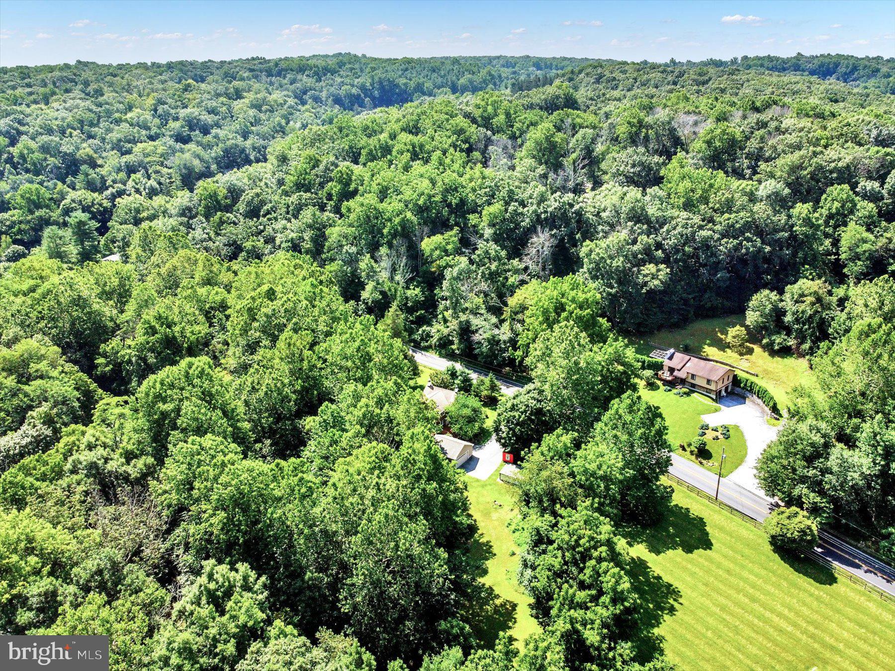 851 Creek Rd