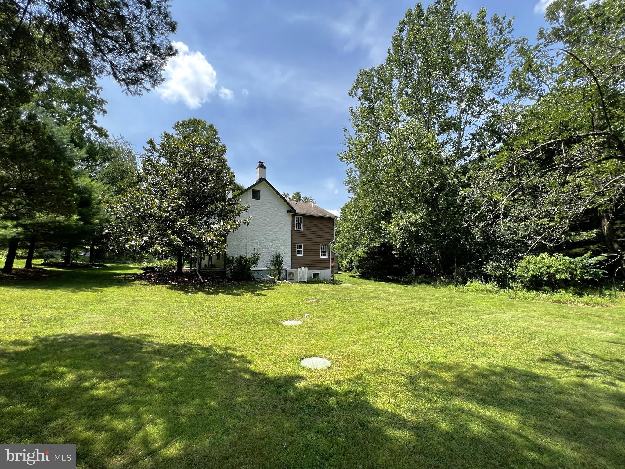 851 Creek Rd