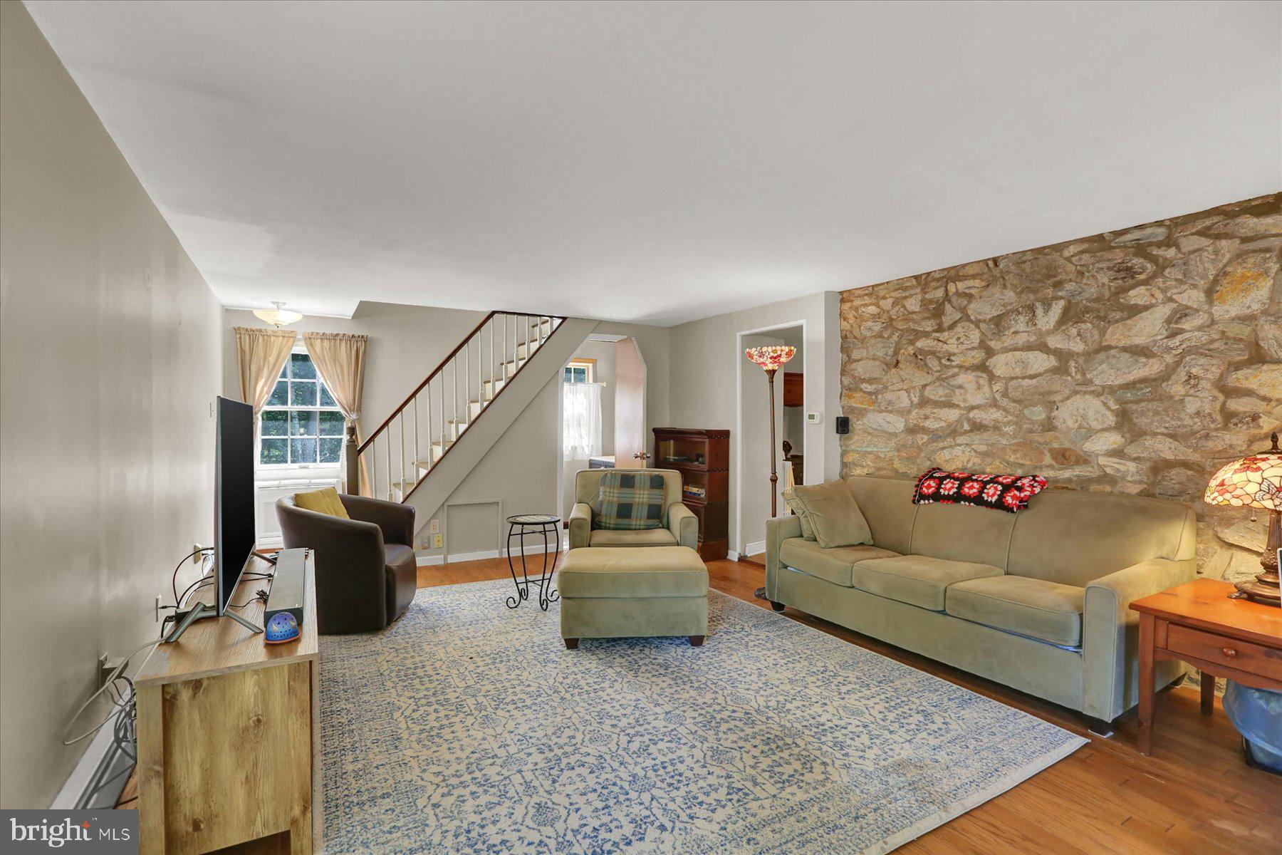 851 Creek Rd
