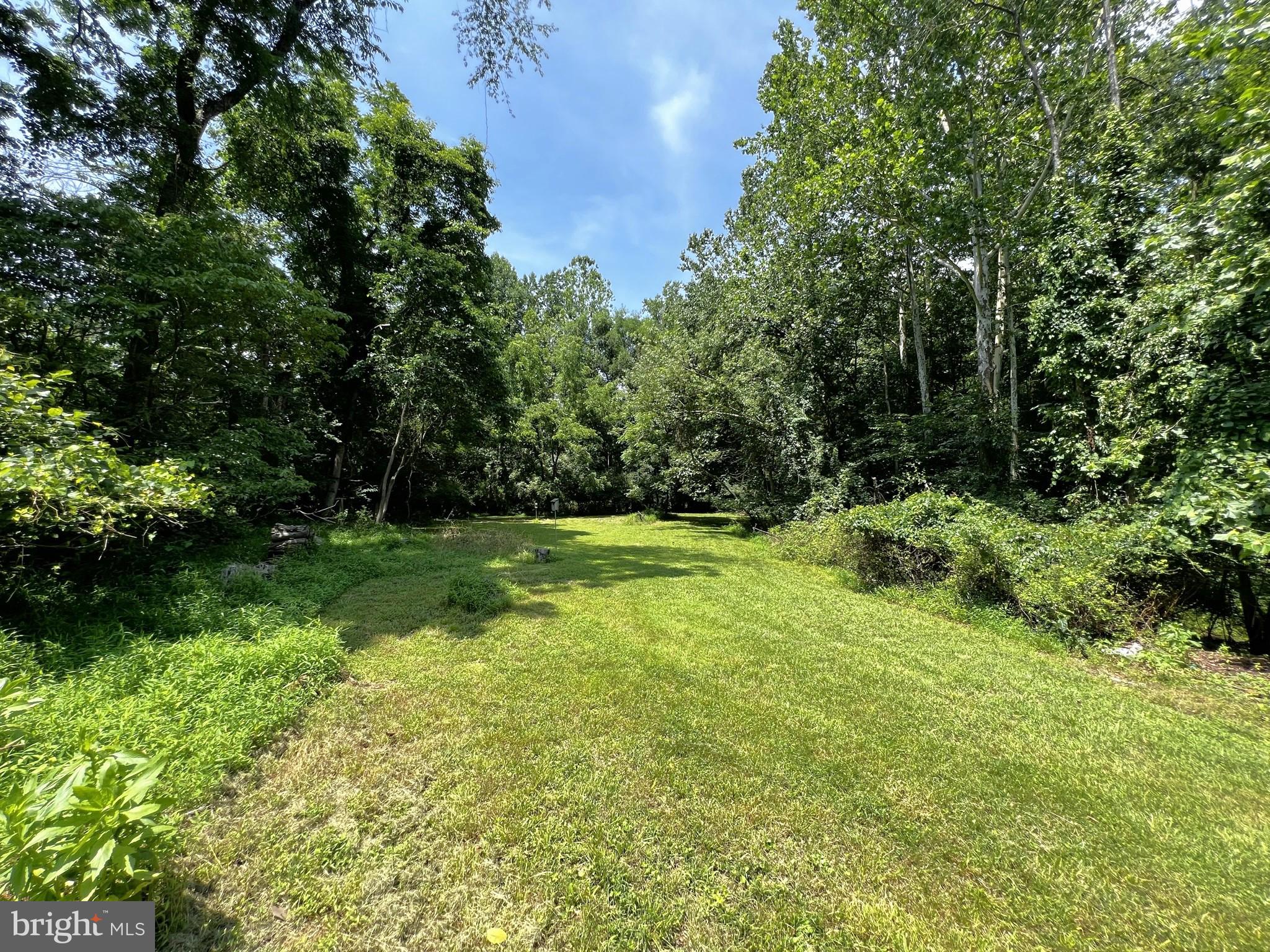 851 Creek Rd
