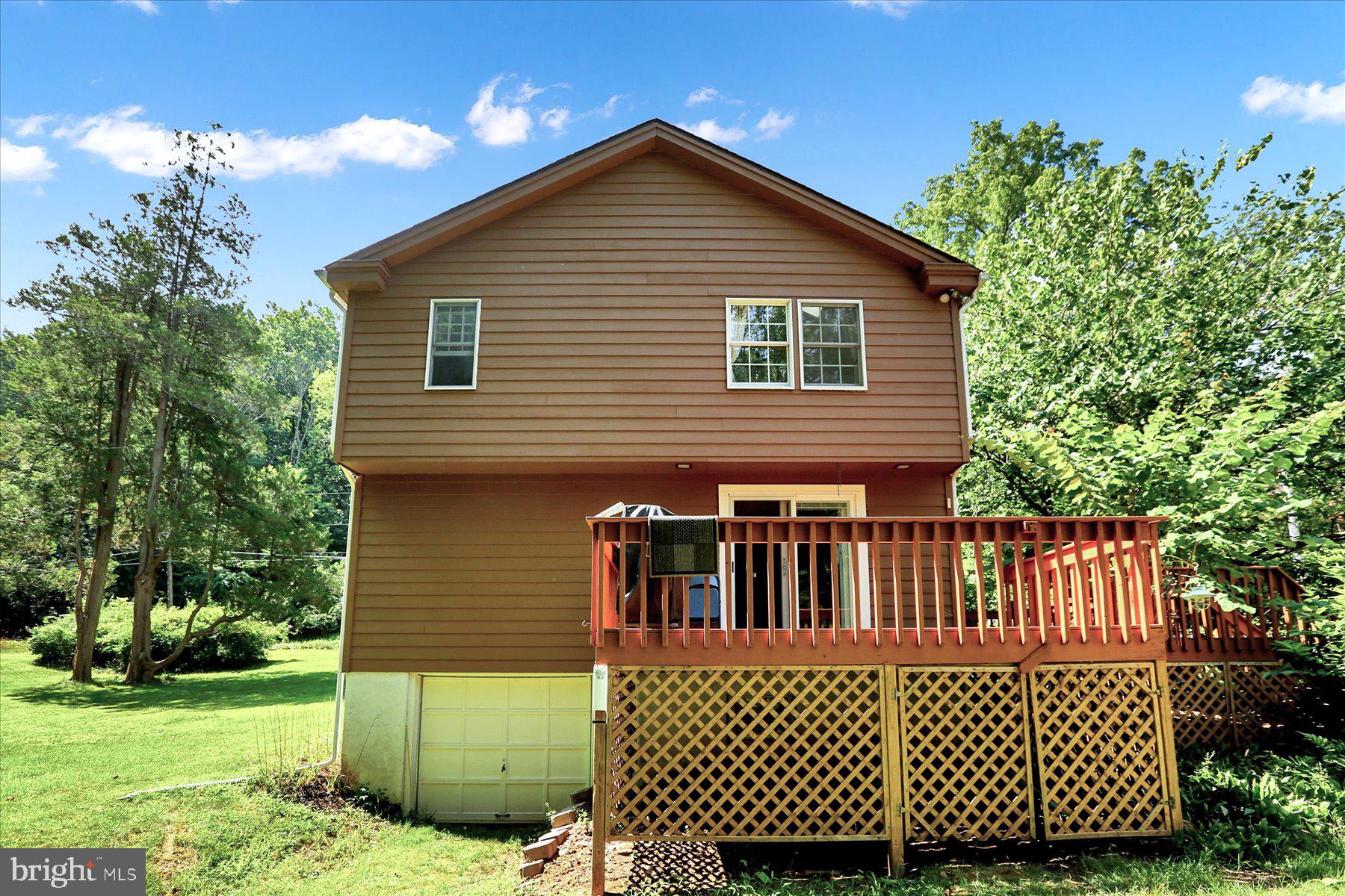 851 Creek Rd