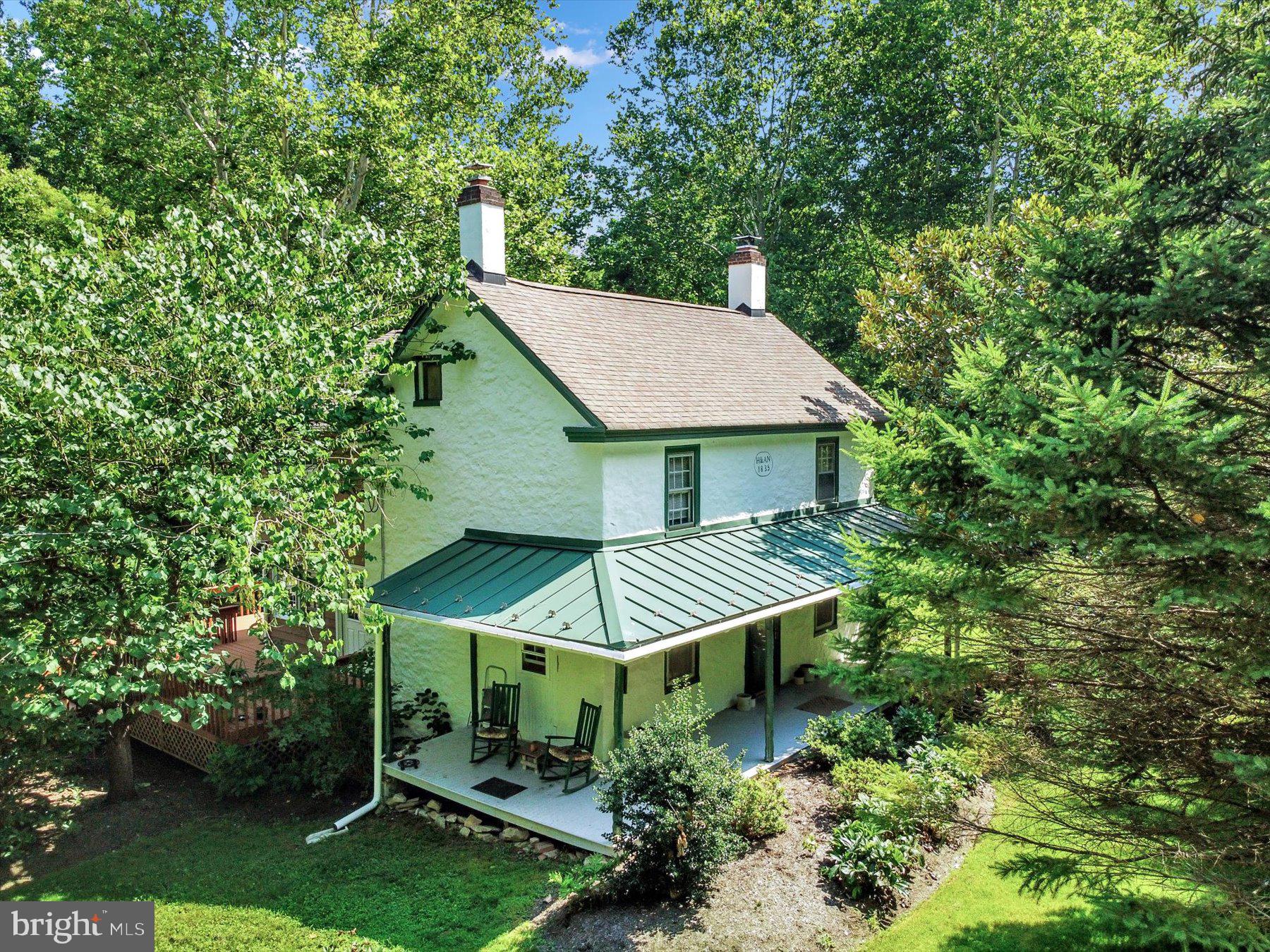 851 Creek Rd