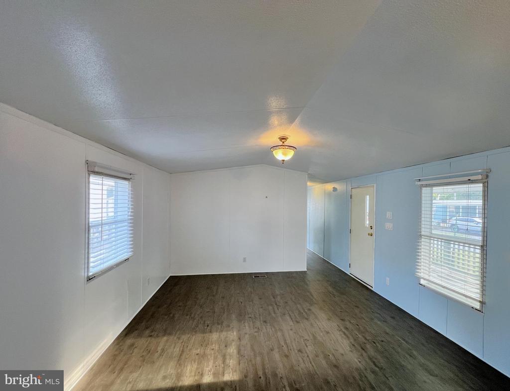 317-B Caravan Ct