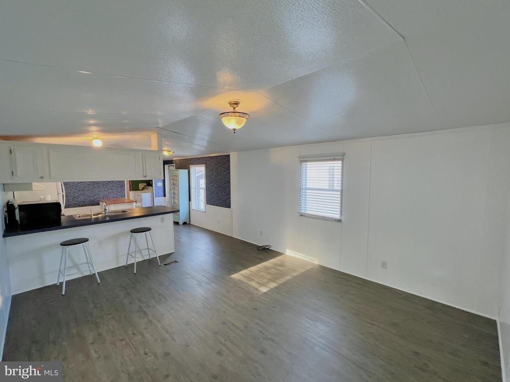 317-B Caravan Ct
