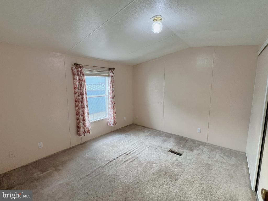 317-B Caravan Ct
