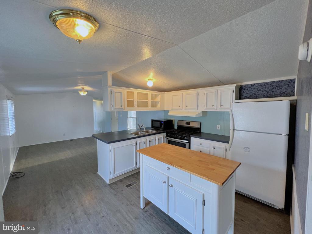 317-B Caravan Ct
