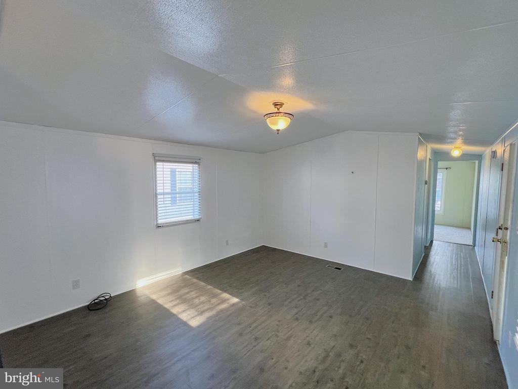 317-B Caravan Ct