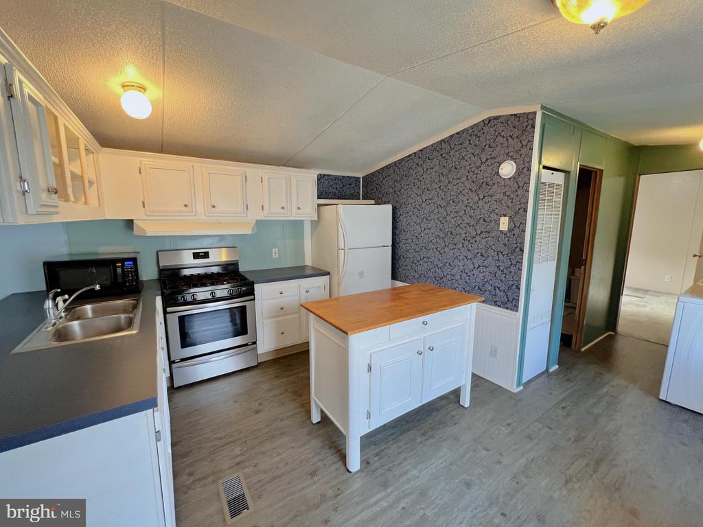 317-B Caravan Ct