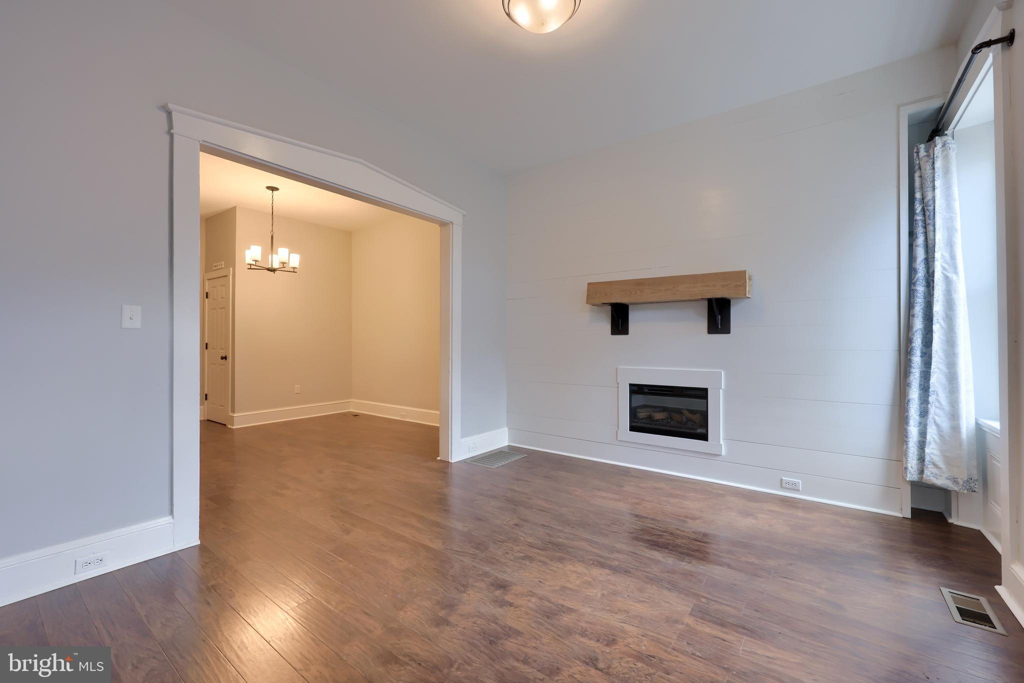 539 W King St