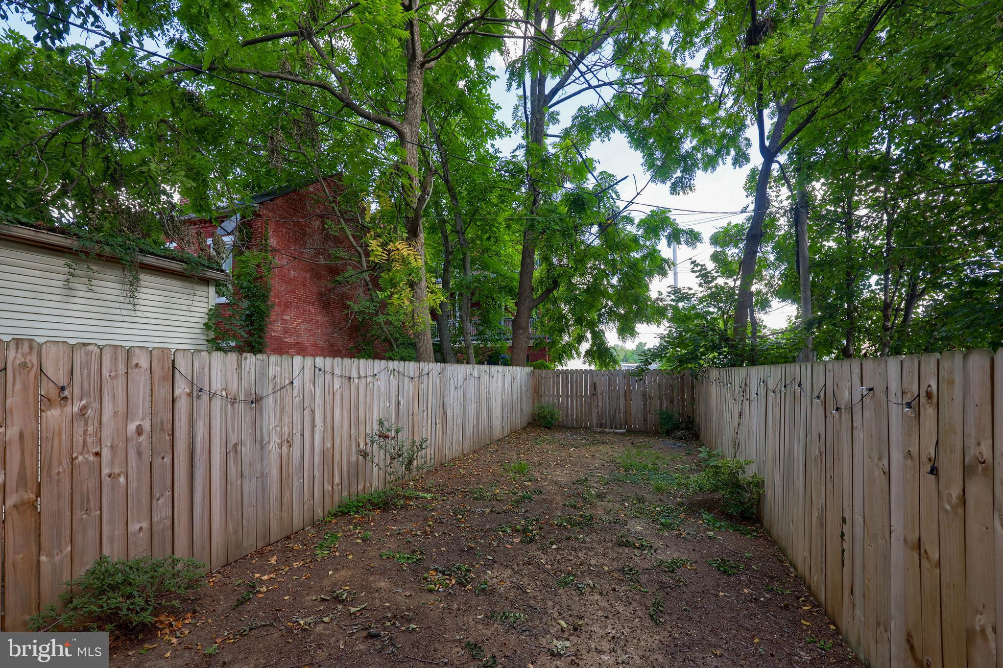 539 W King St