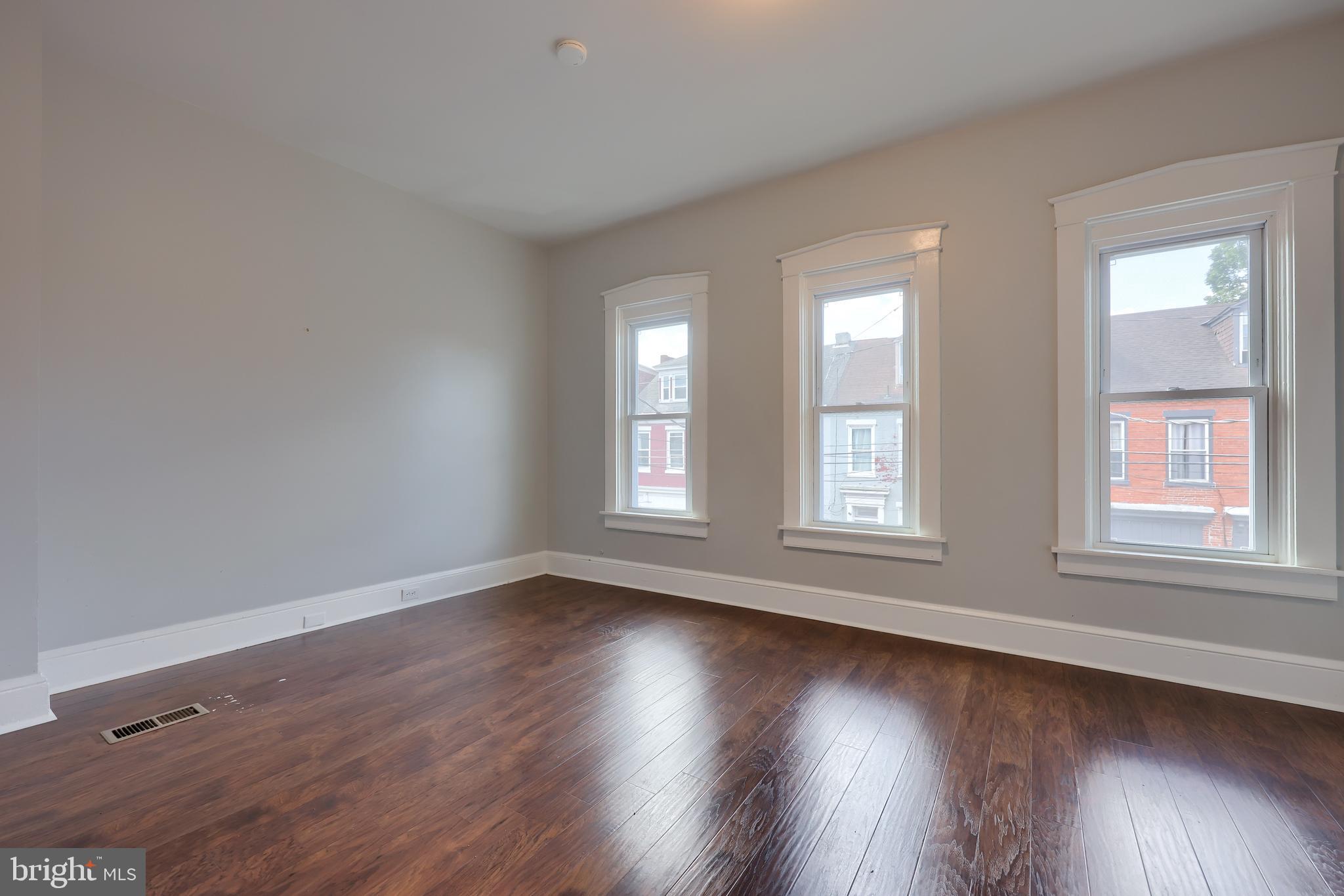 539 W King St
