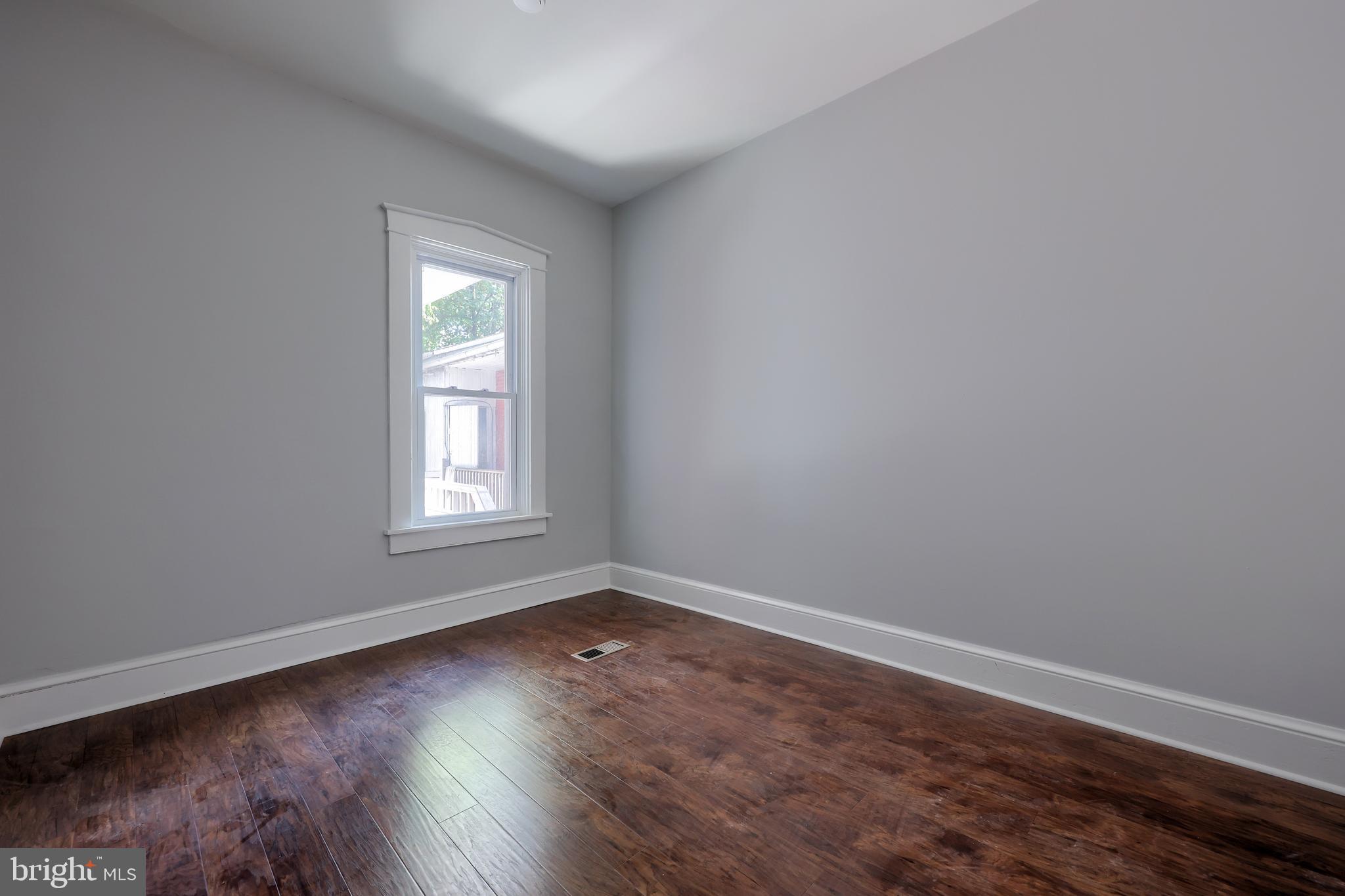 539 W King St