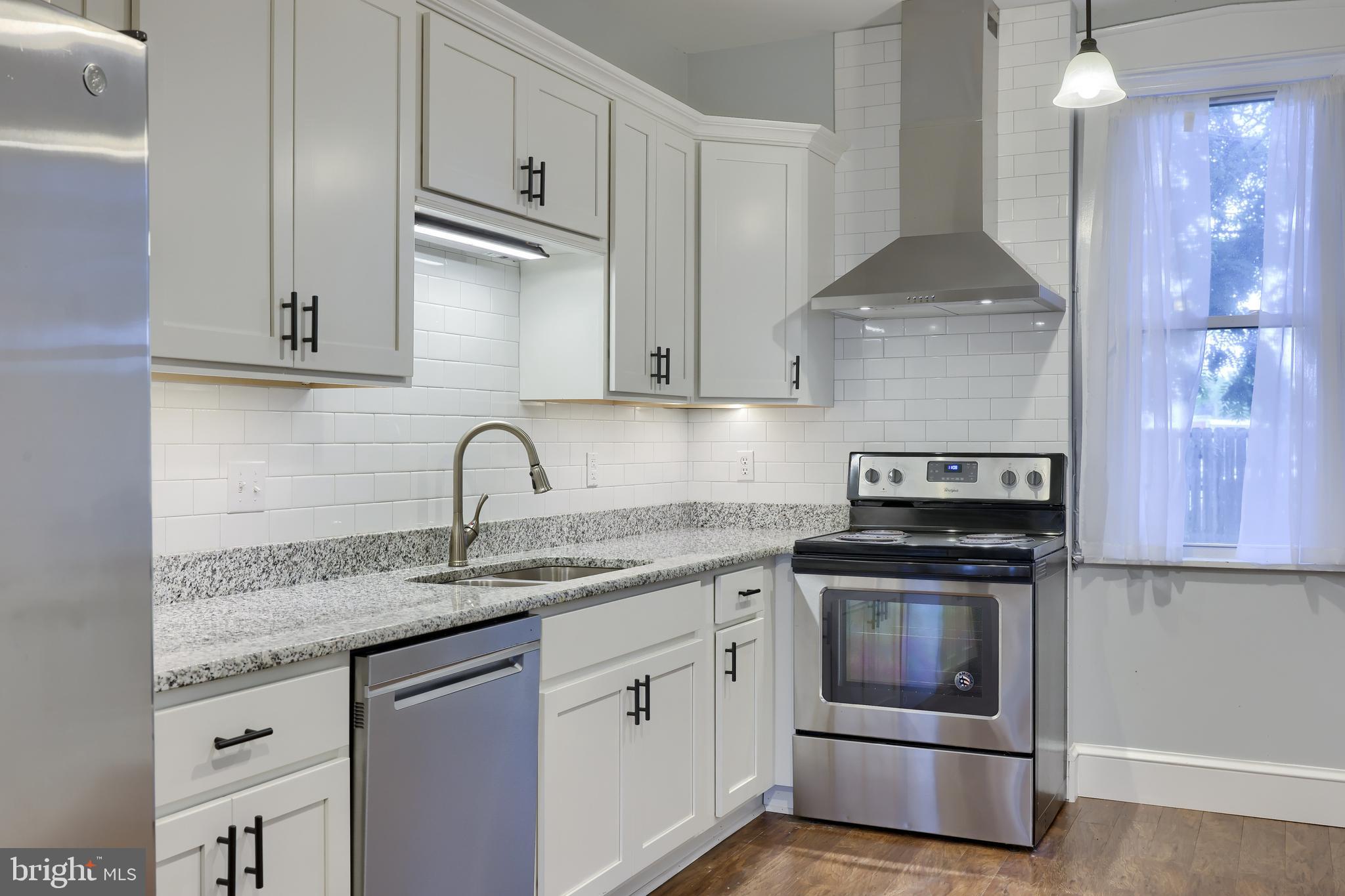 539 W King St