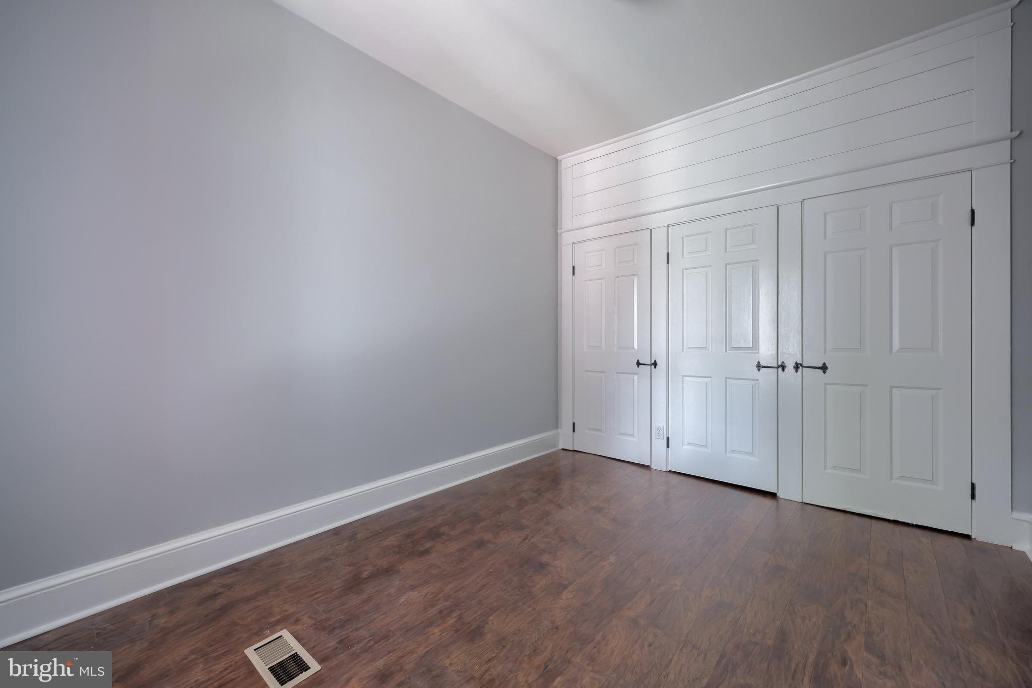539 W King St