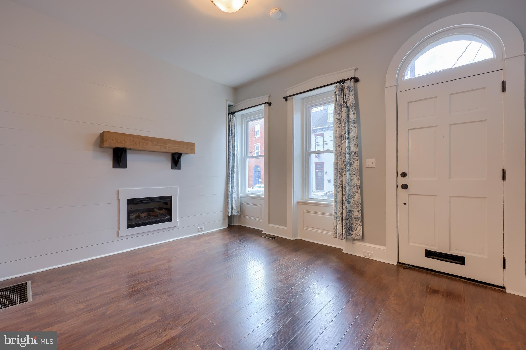 539 W King St