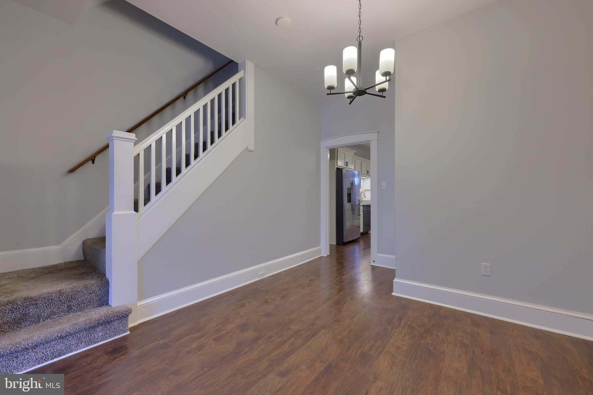 539 W King St
