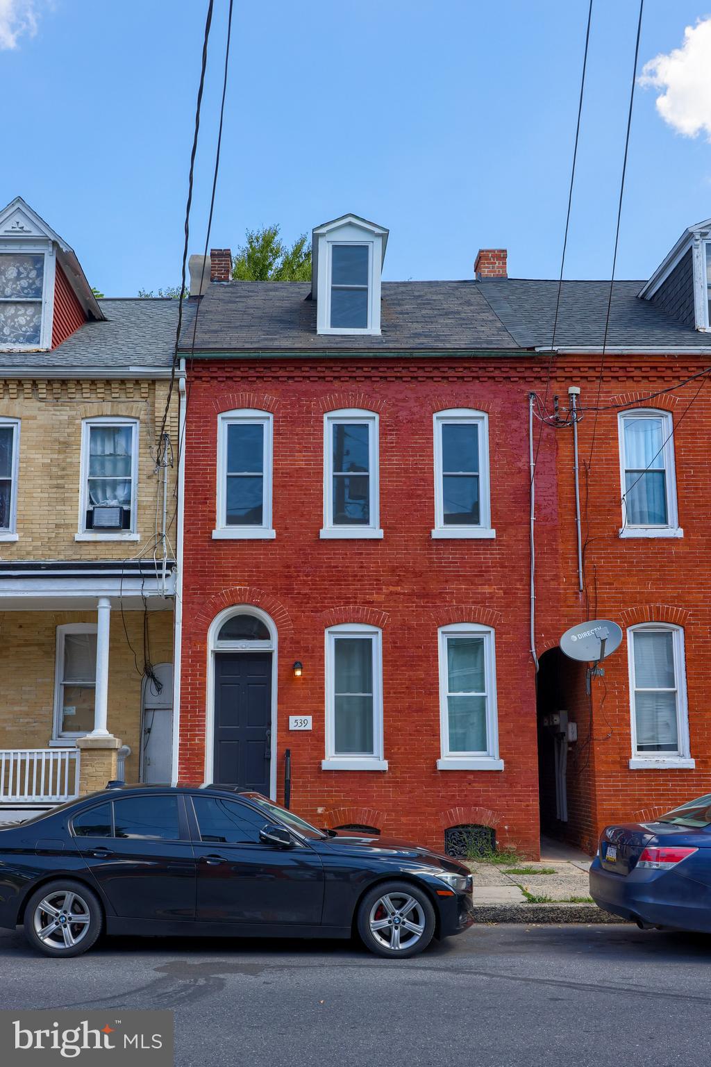 539 W King St