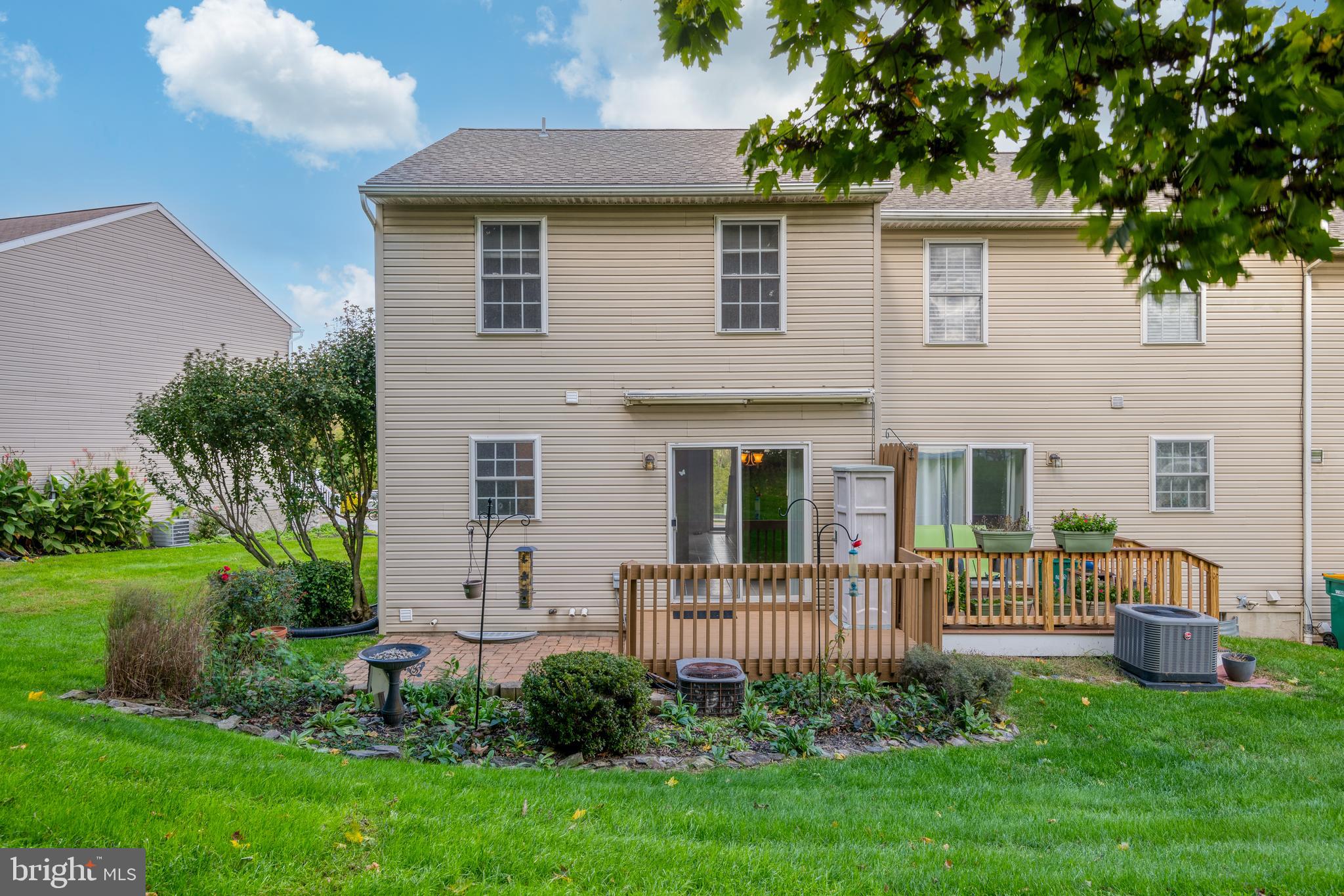 128 Acorn Ln