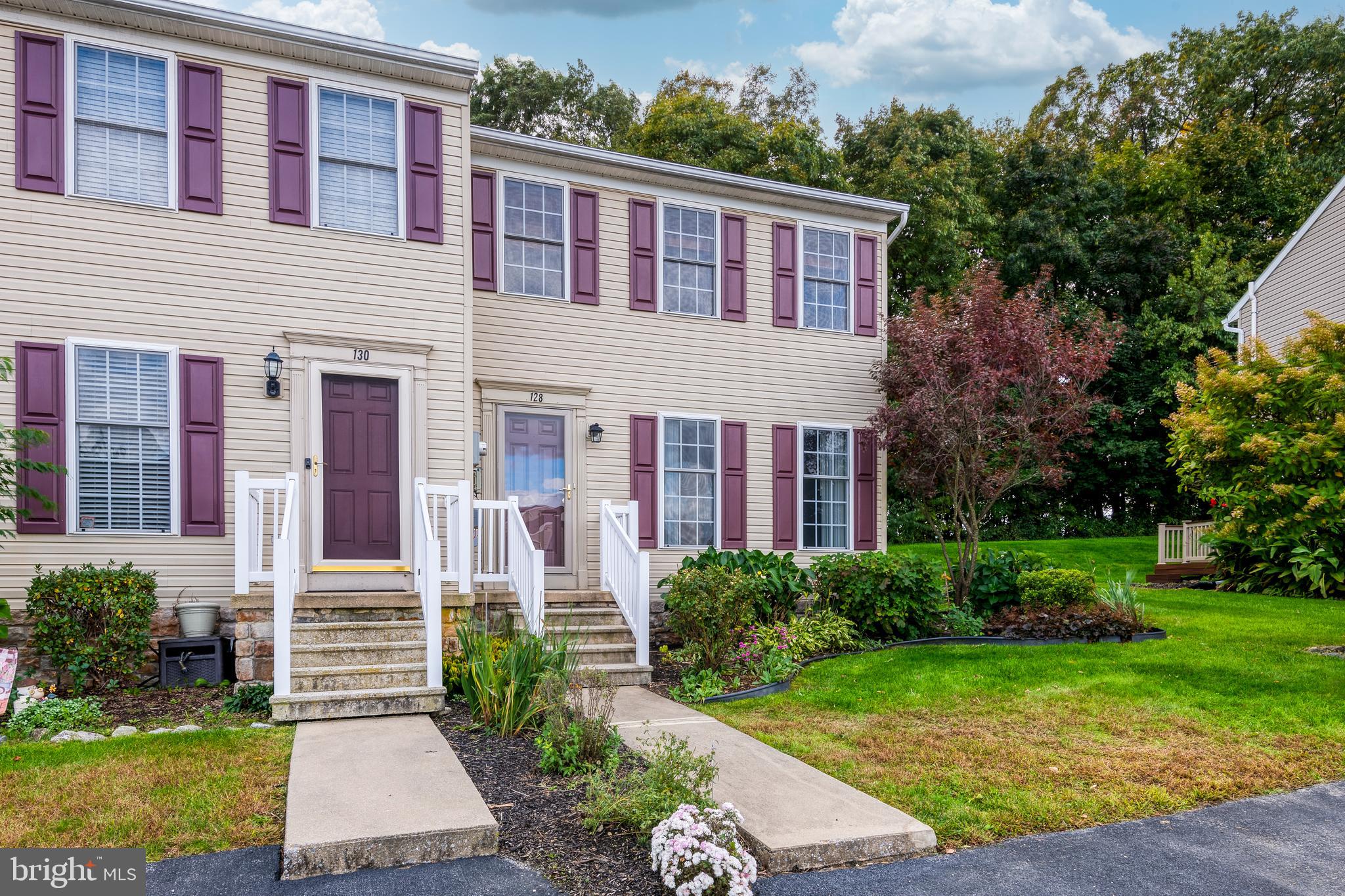 128 Acorn Ln