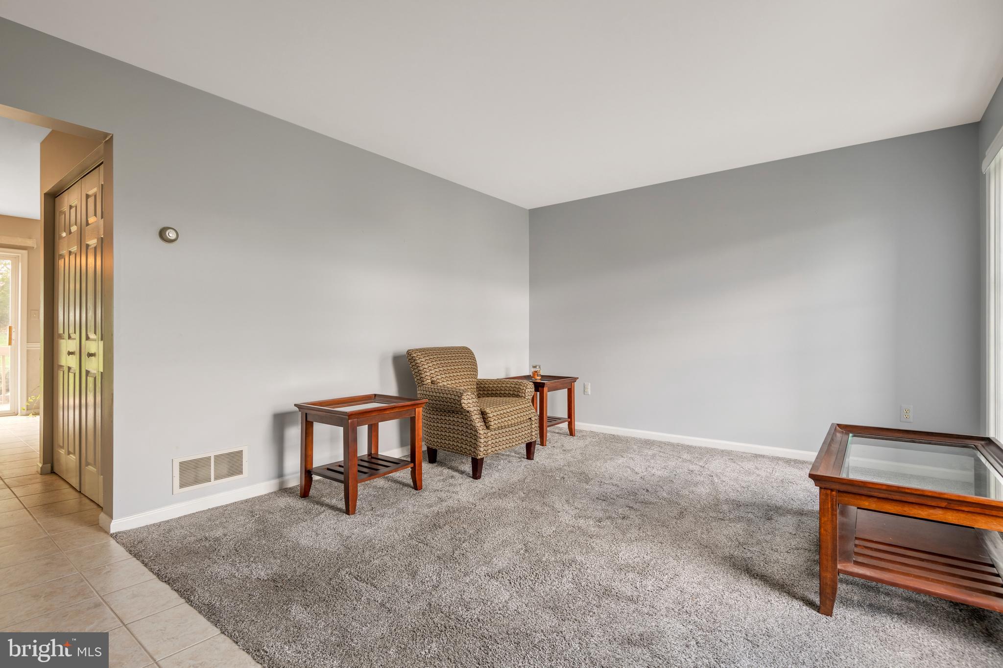 128 Acorn Ln