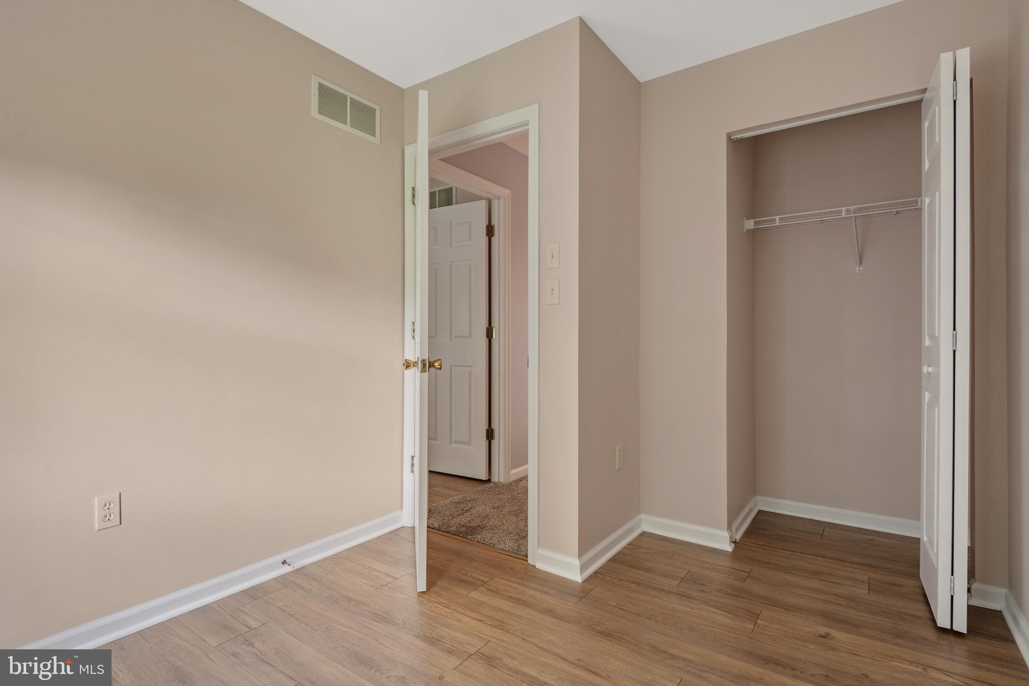 128 Acorn Ln