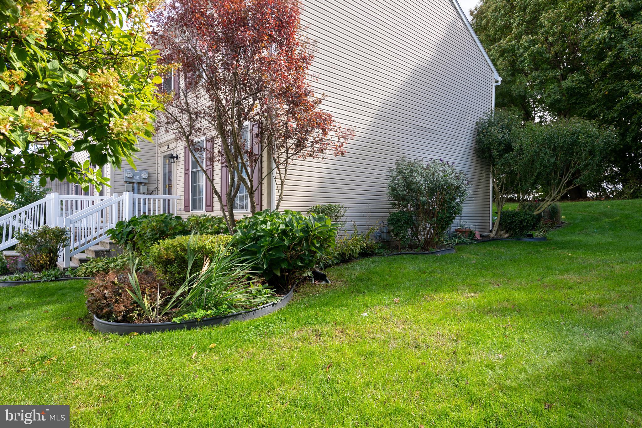 128 Acorn Ln