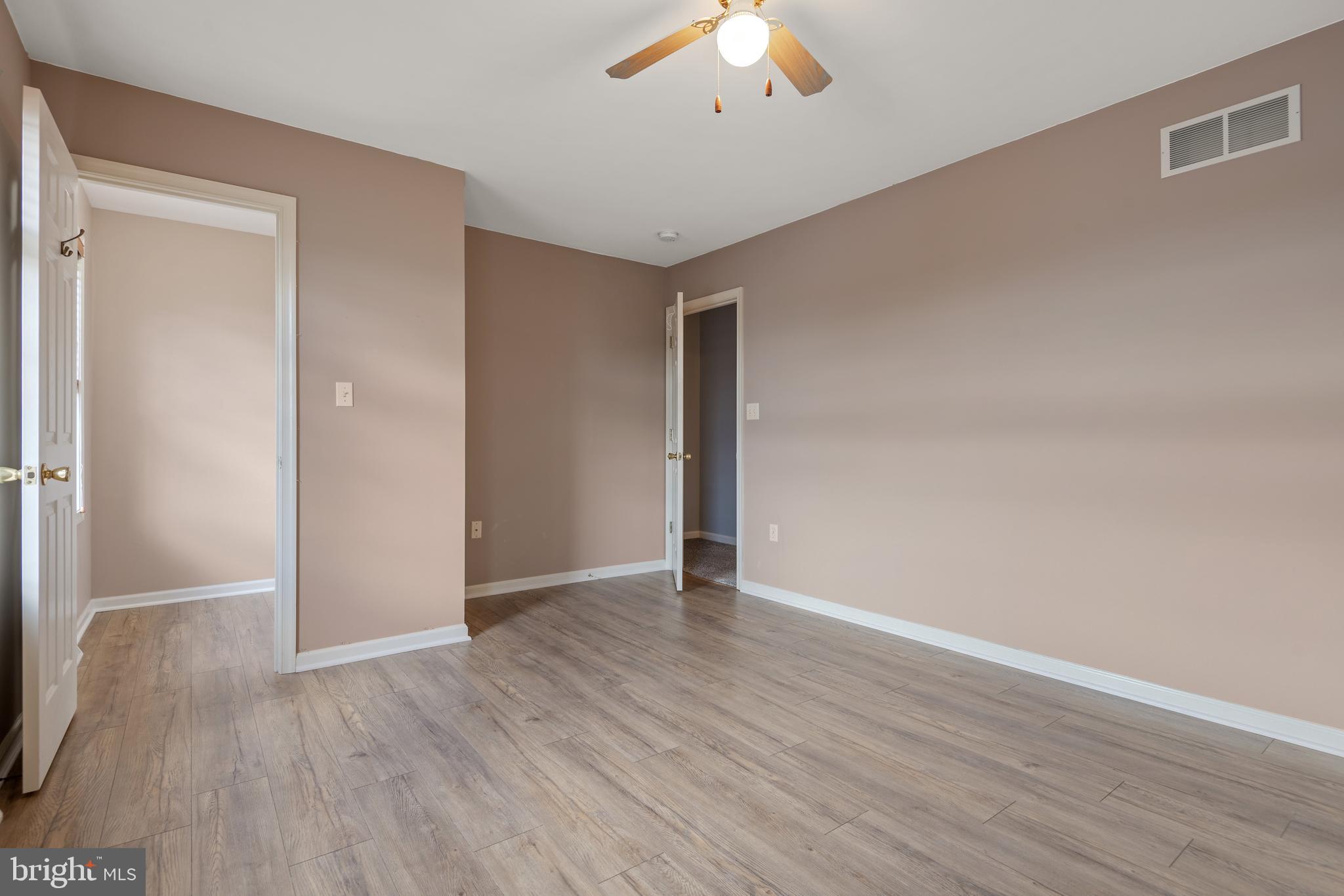 128 Acorn Ln