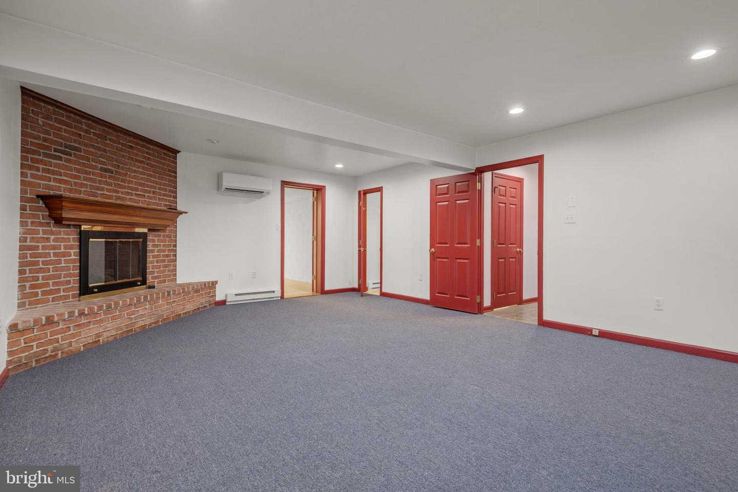 433 Orchard Ln
