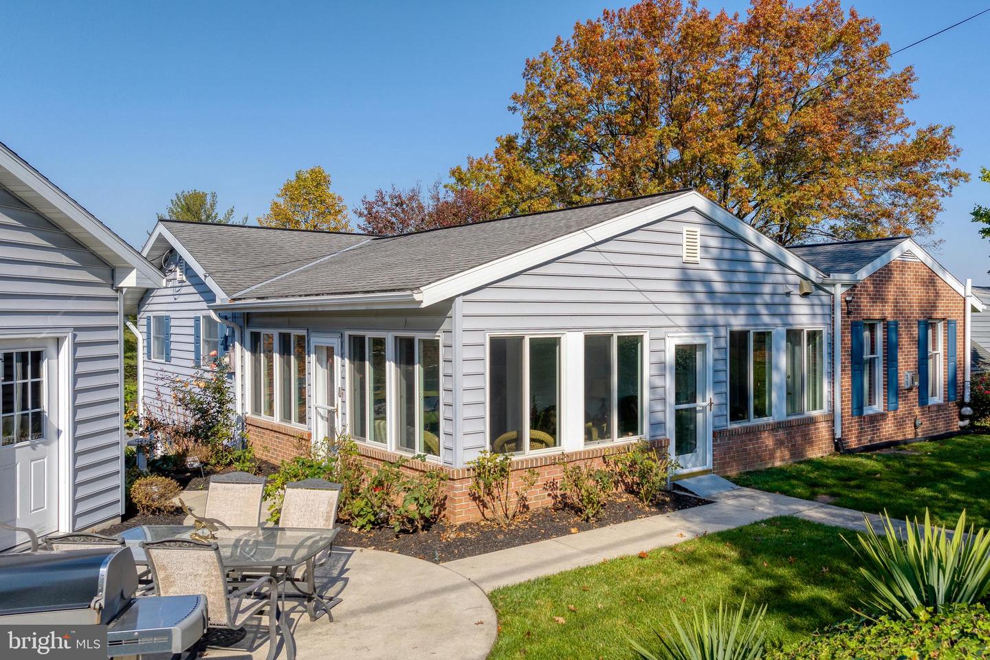 433 Orchard Ln