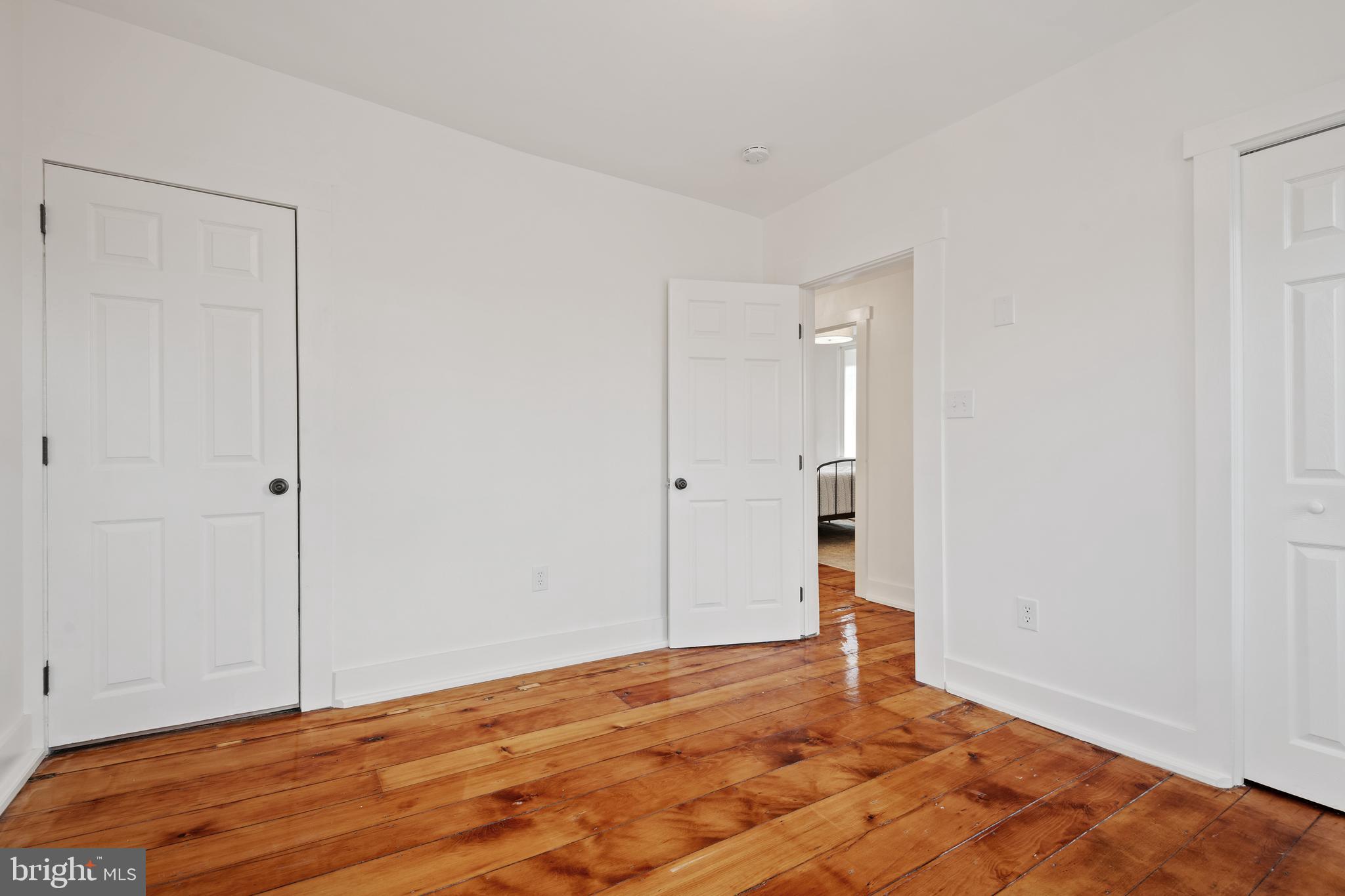 901 W Main St