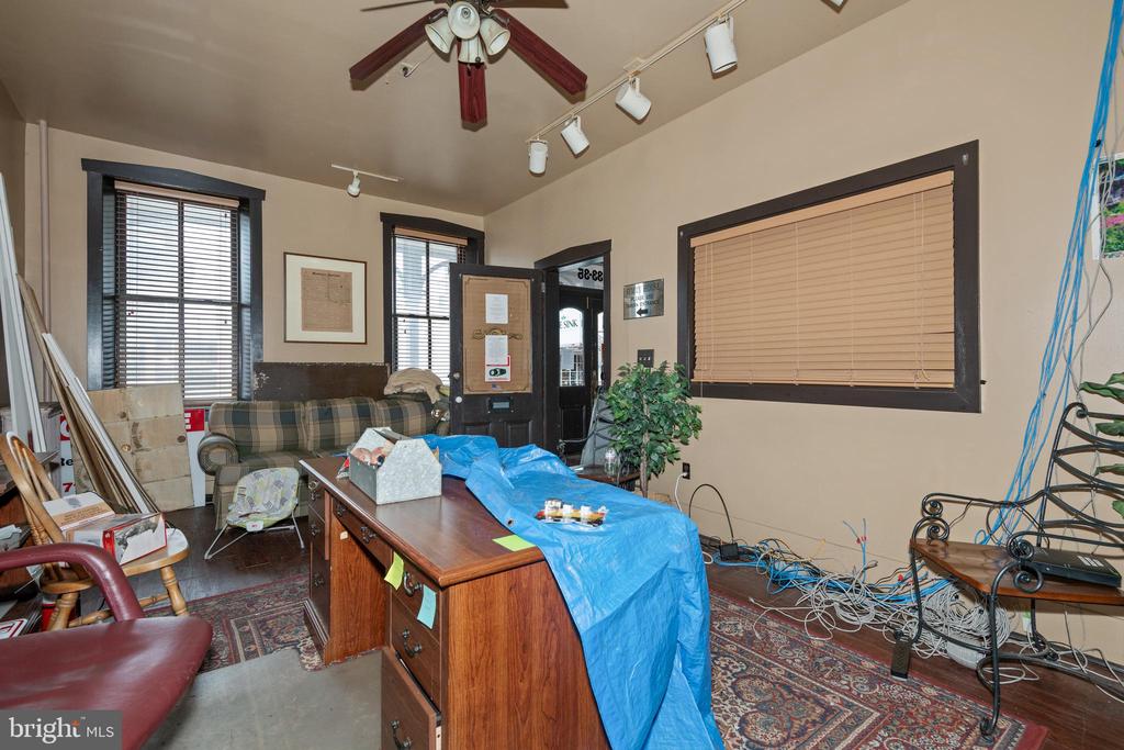 31 S Main St