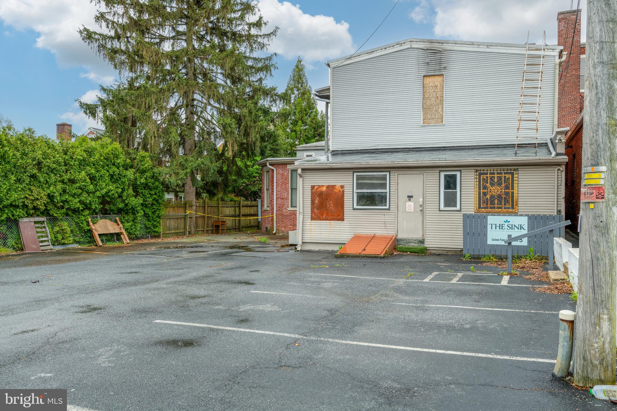 31 S Main St