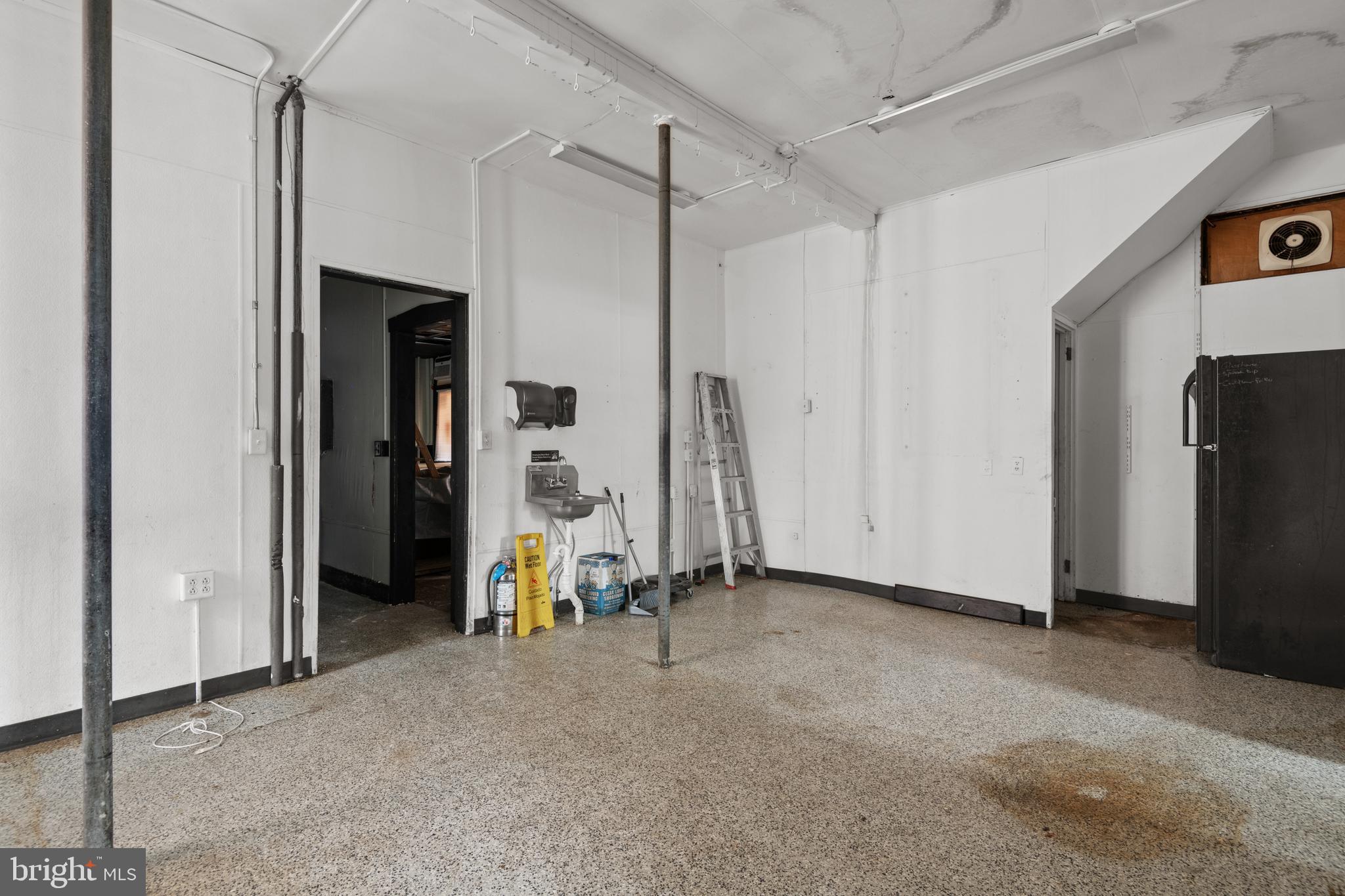 31 S Main St