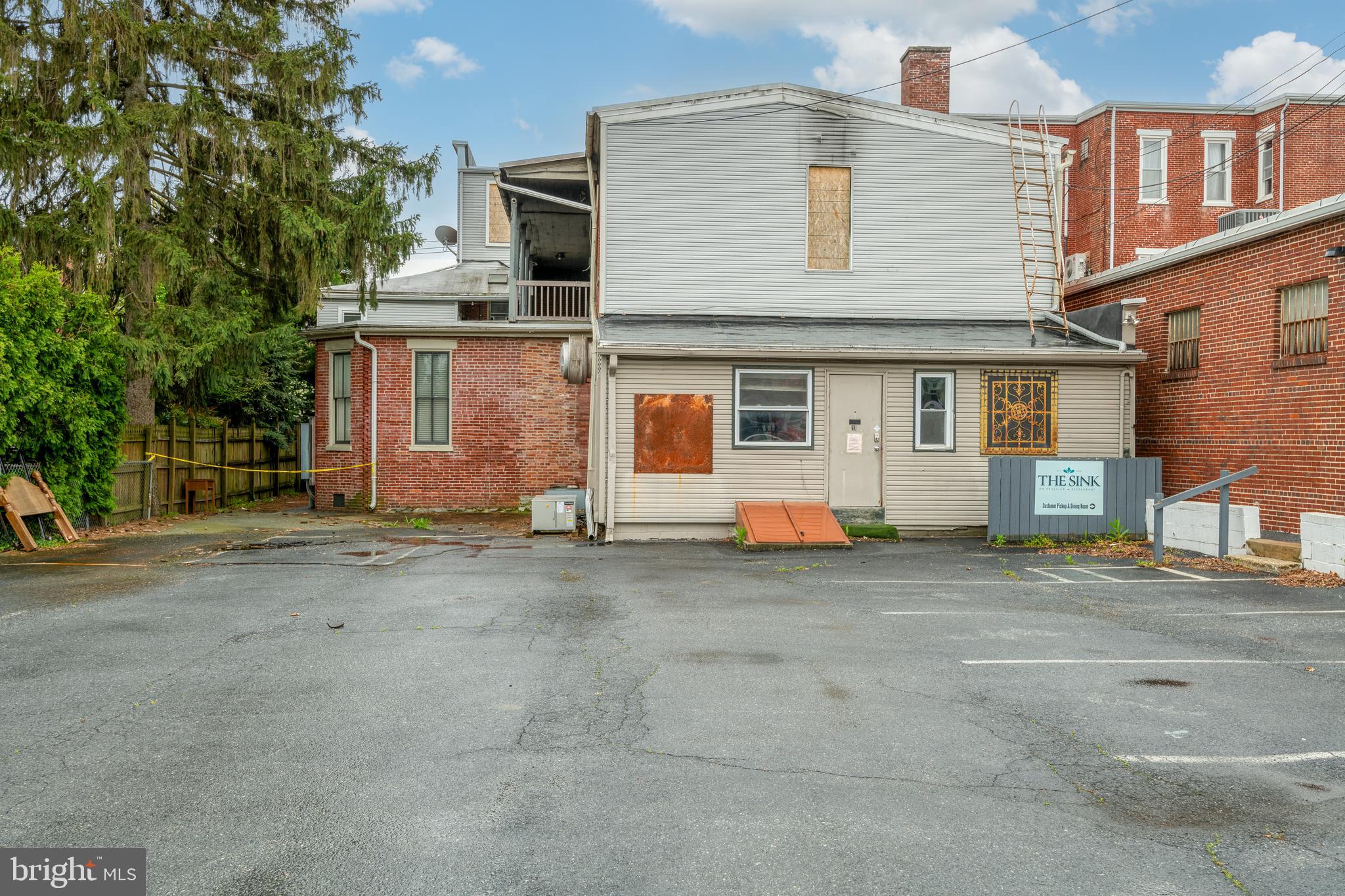 31 S Main St