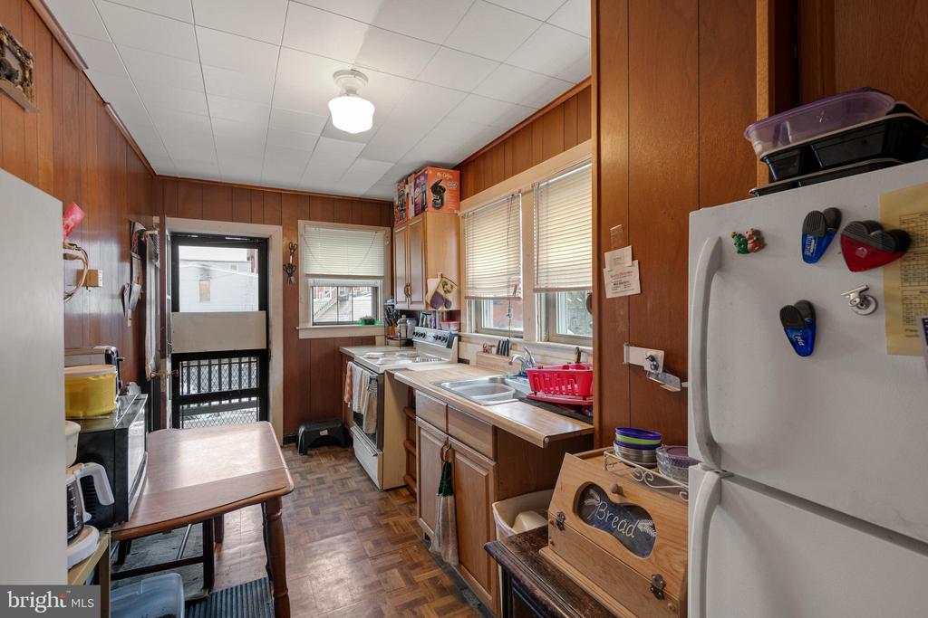 31 S Main St