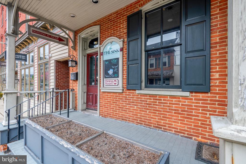 31 S Main St