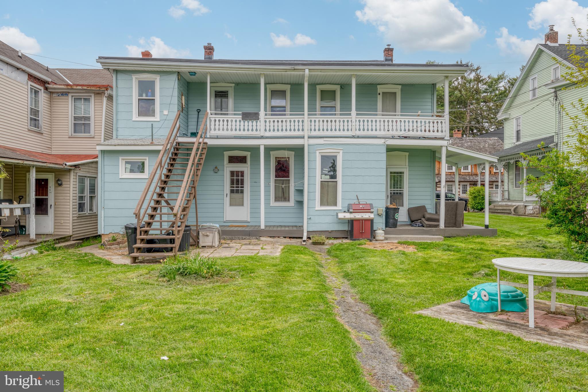 48 E High St