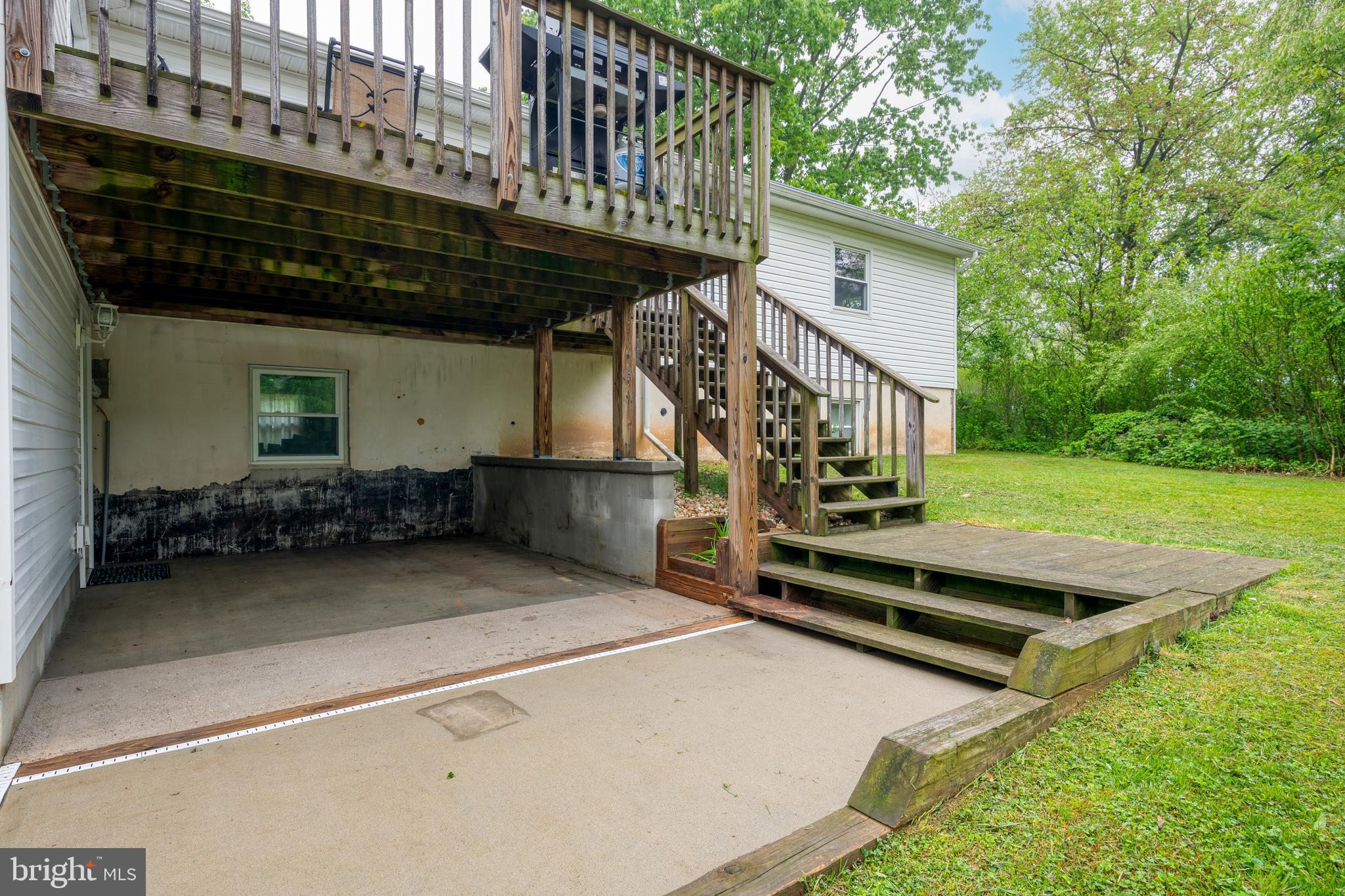 8 Dogwood Ln