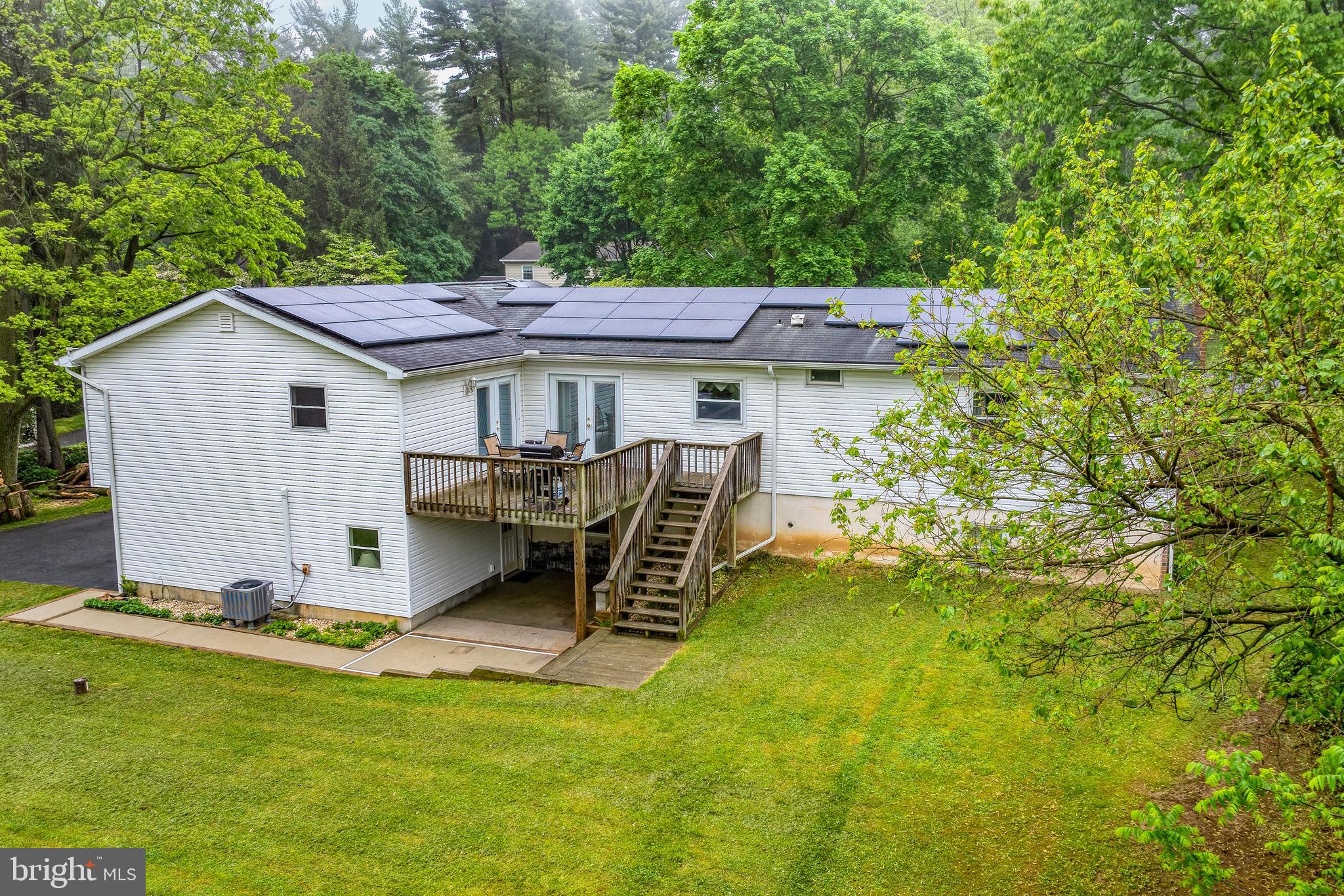 8 Dogwood Ln