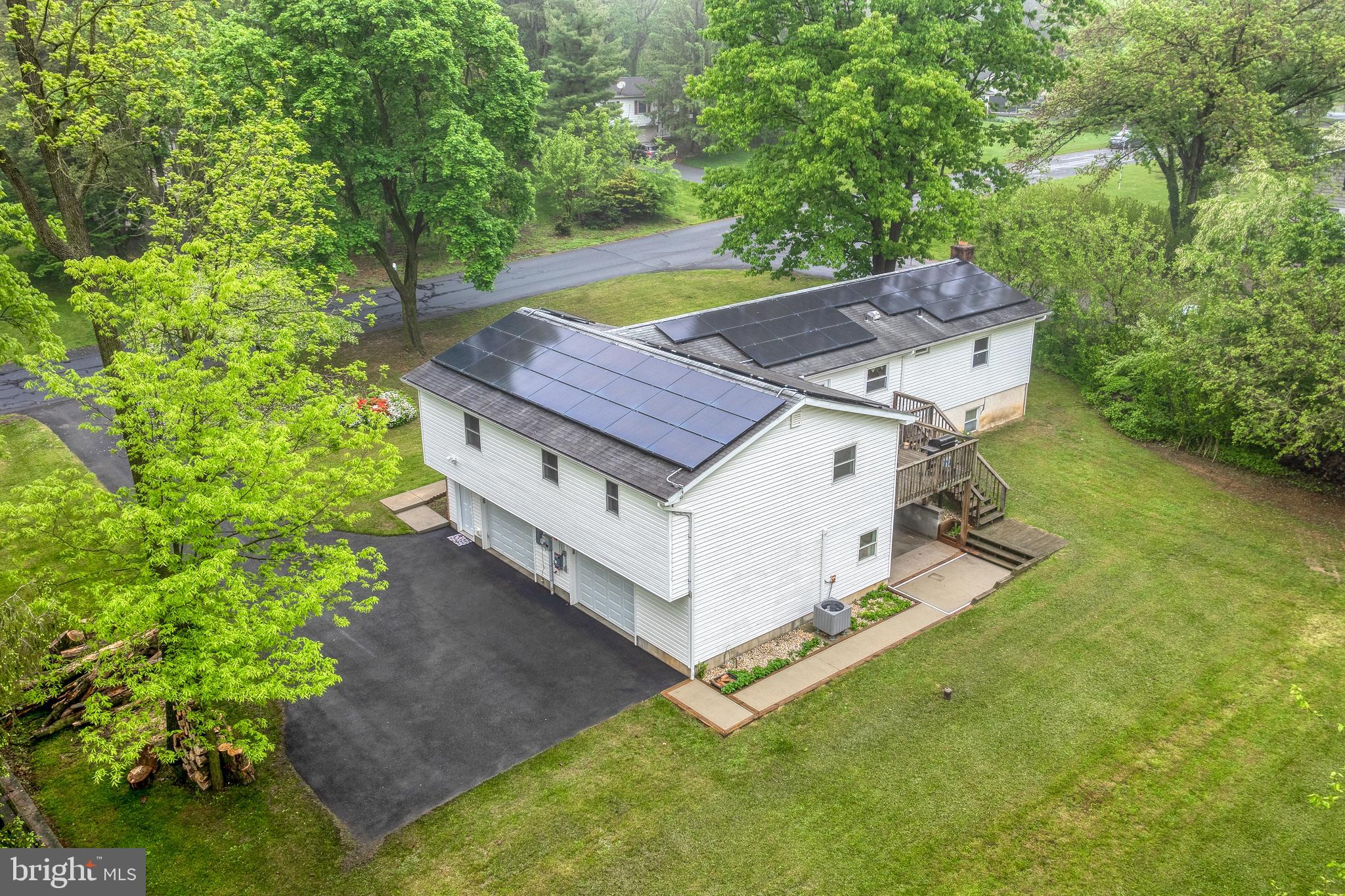 8 Dogwood Ln