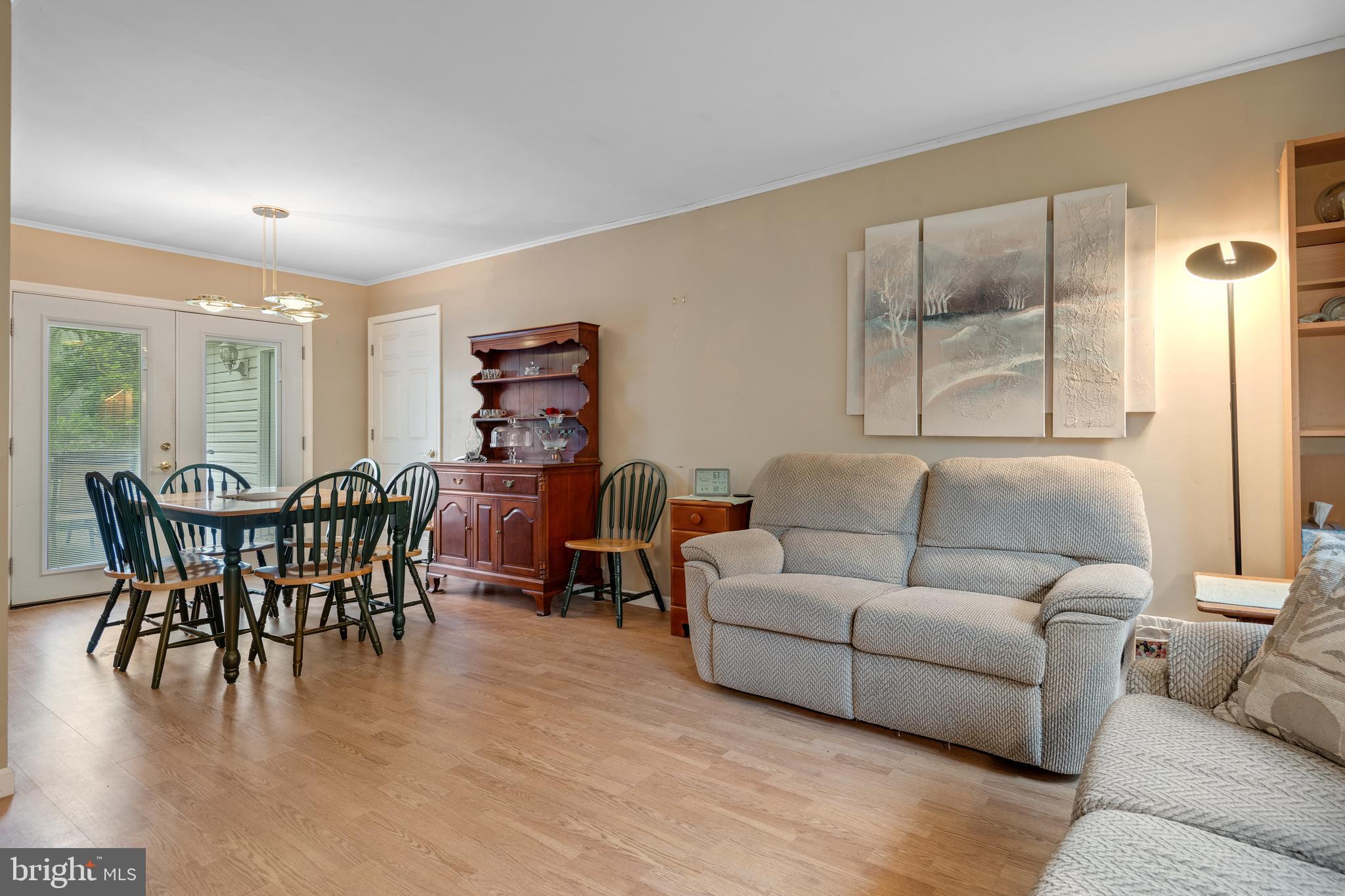 8 Dogwood Ln