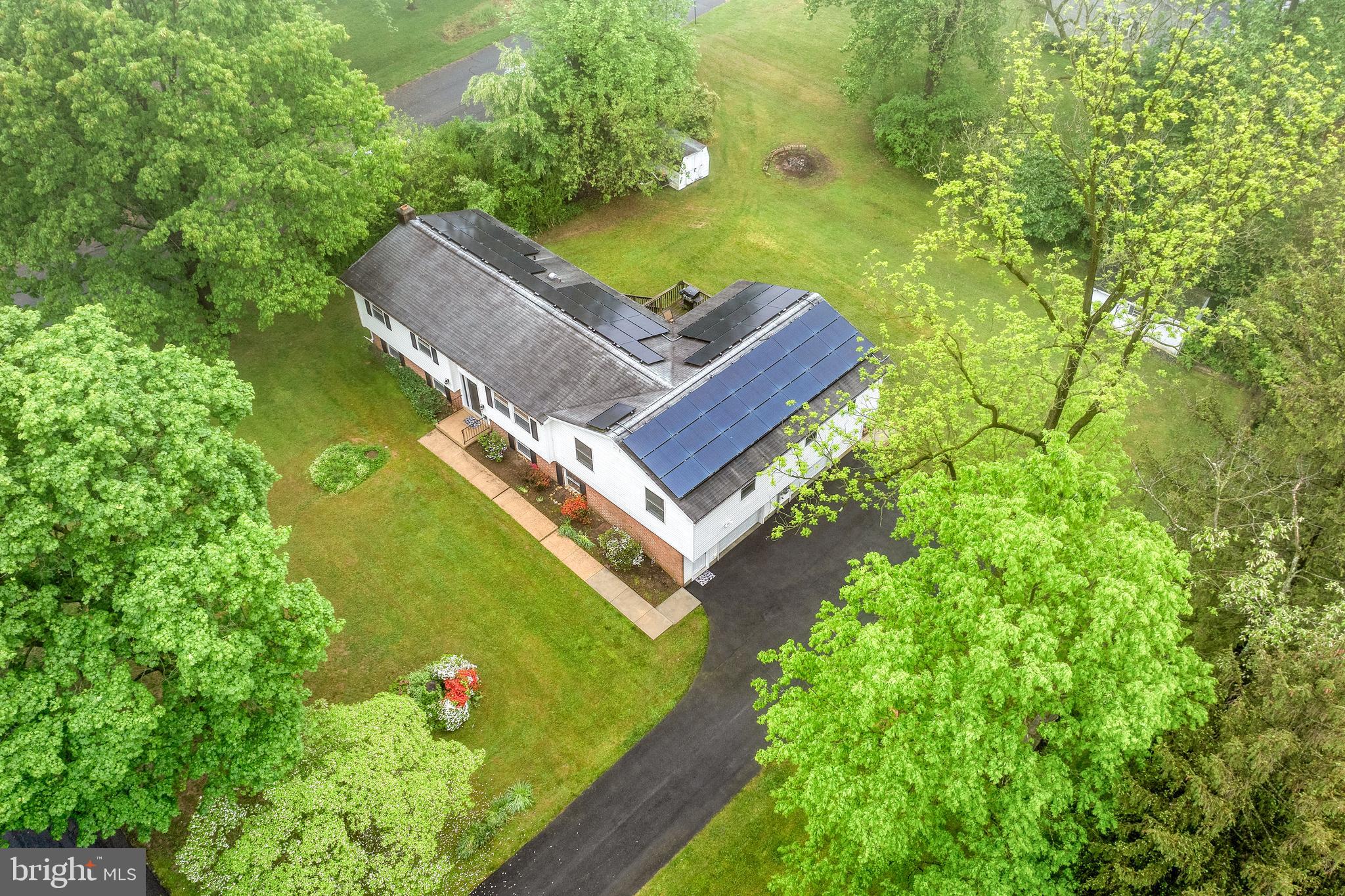 8 Dogwood Ln
