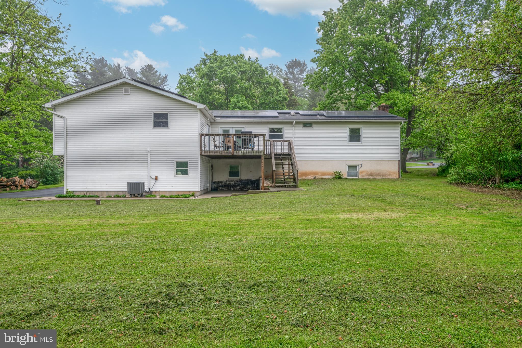 8 Dogwood Ln