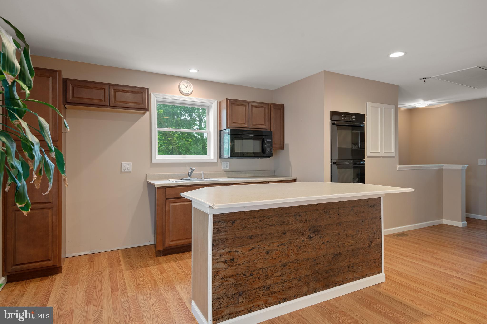 8 Dogwood Ln