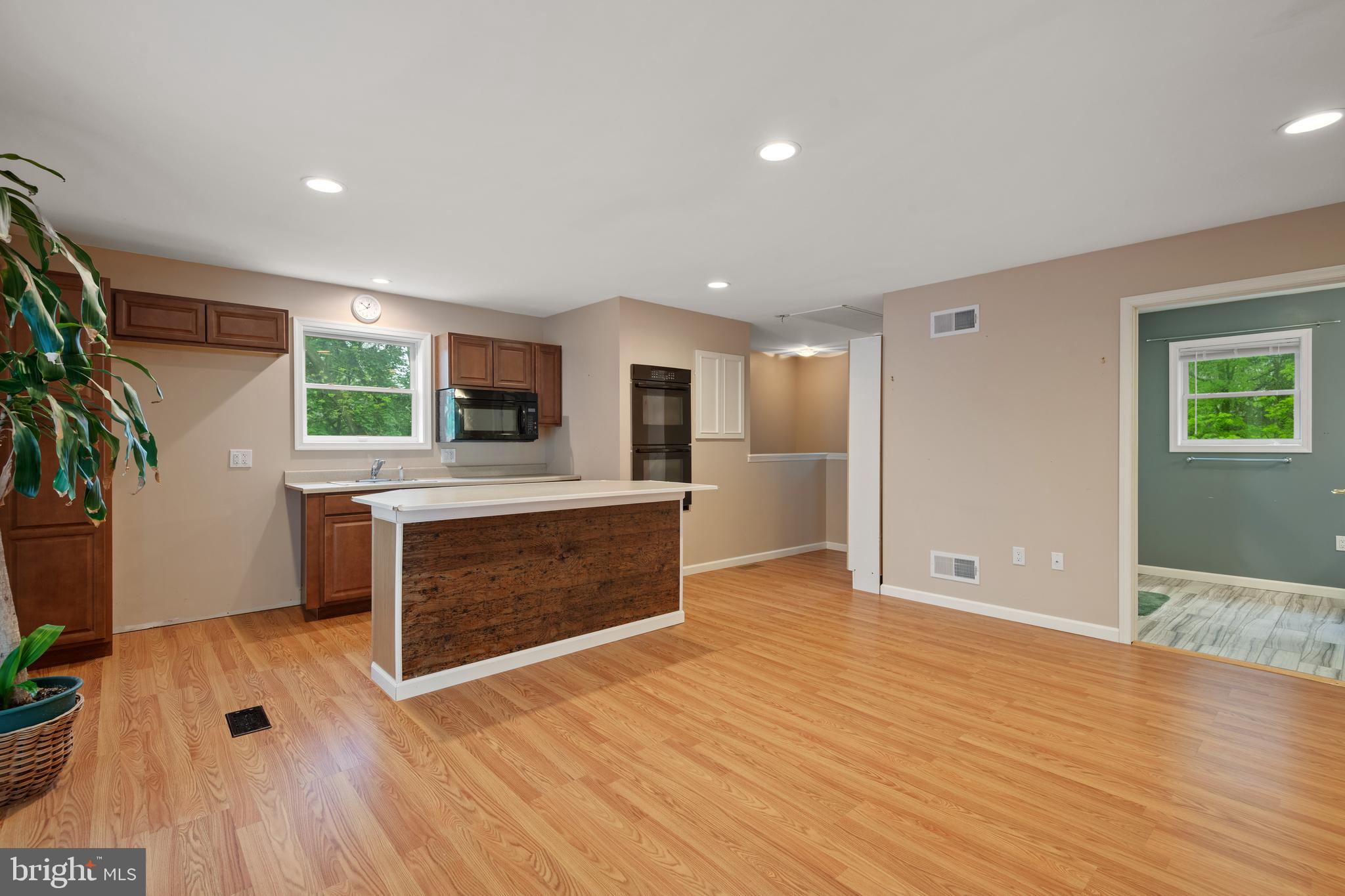 8 Dogwood Ln